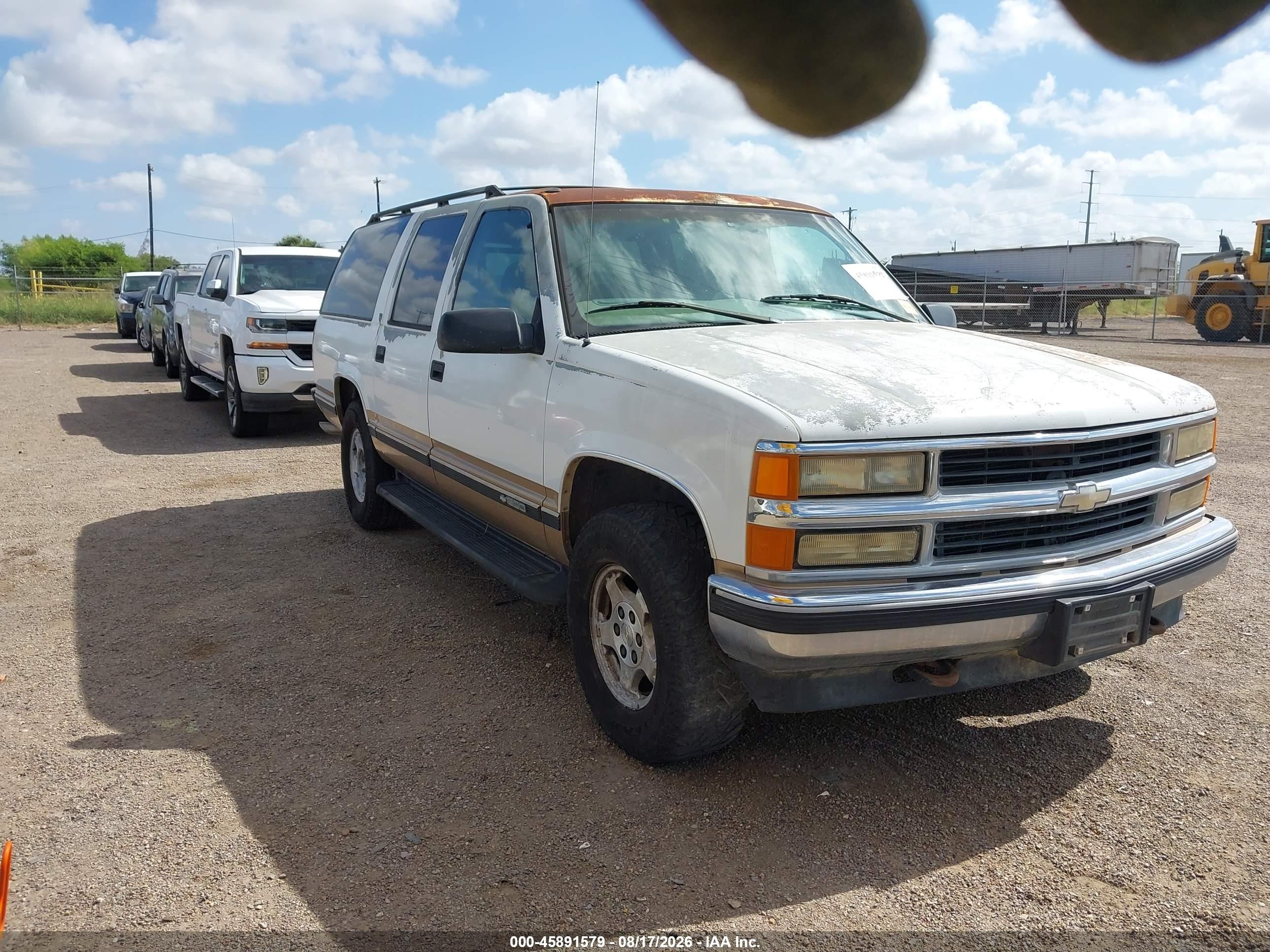 1999 Chevrolet Suburban Lt Белый vin: 1GNFK16R0XJ477720