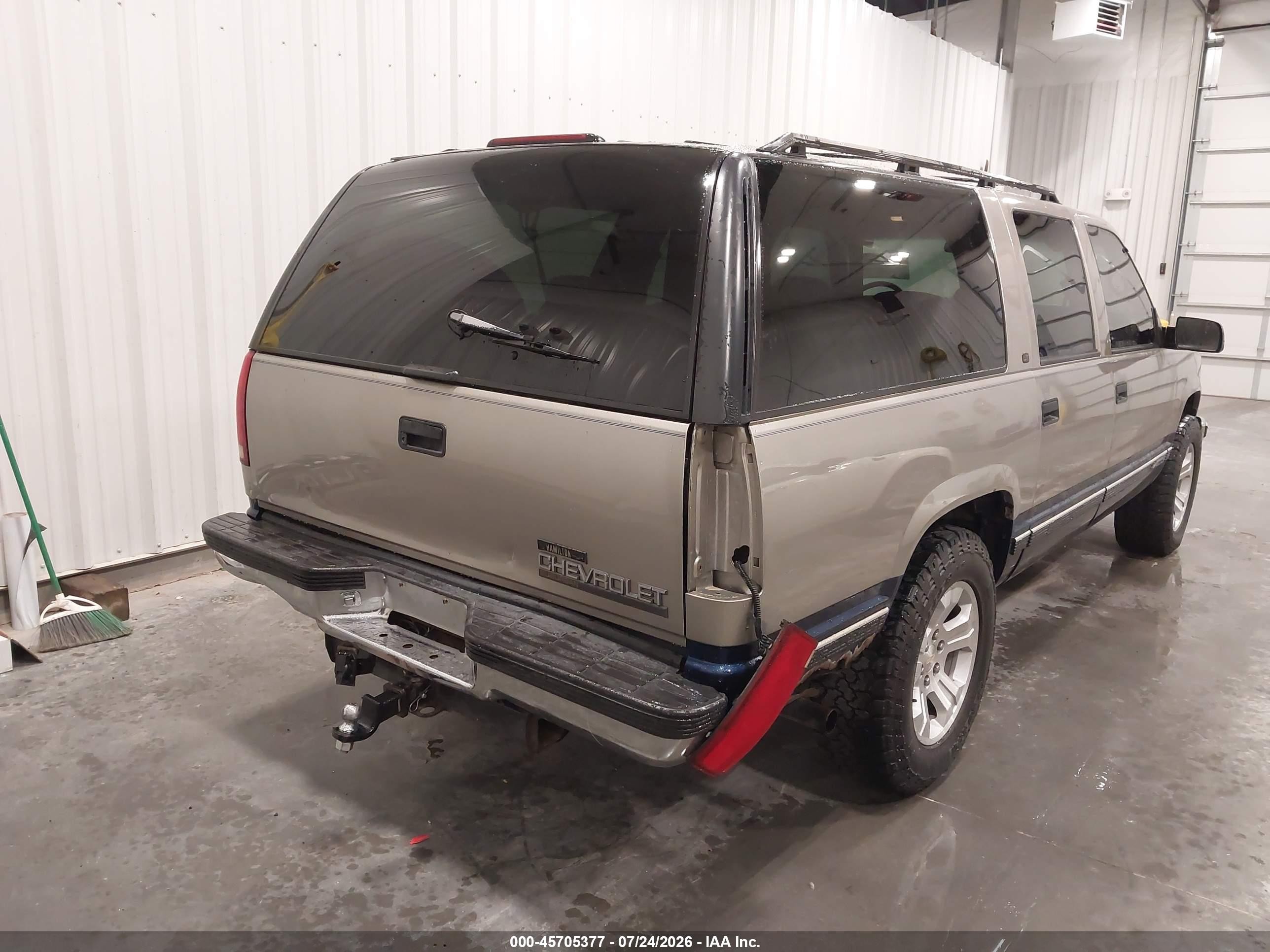 1998 Chevrolet Suburban 1500   Gray vin: 1GNFK16R2WJ320995