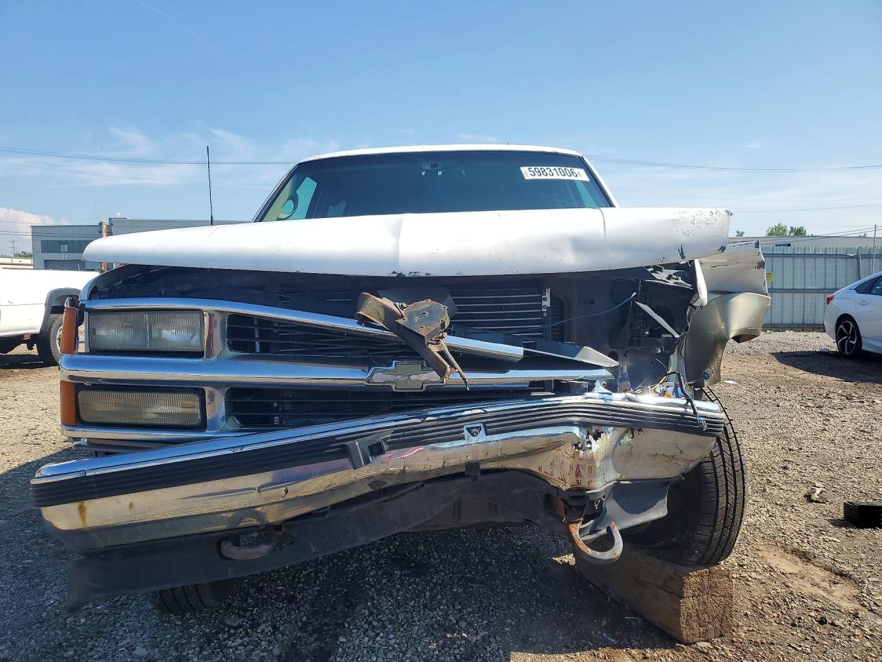 1998 Chevrolet Suburban K1500 White vin: 1GNFK16R2WJ341295