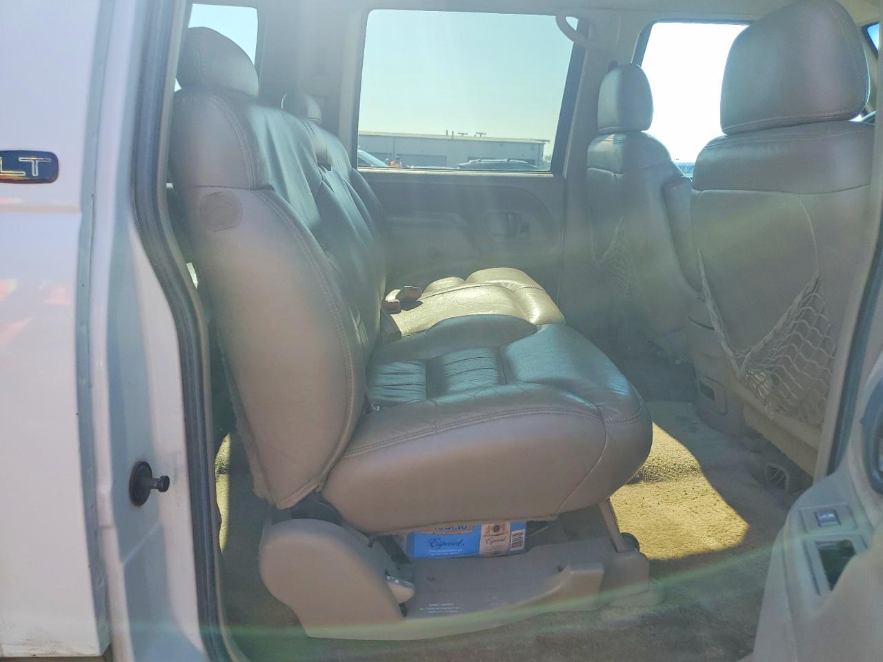 1998 Chevrolet Suburban K1500 White vin: 1GNFK16R2WJ341295