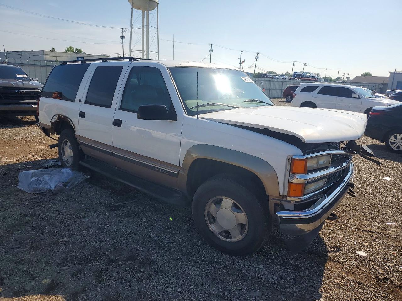 1998 Chevrolet Suburban K1500 White vin: 1GNFK16R2WJ341295