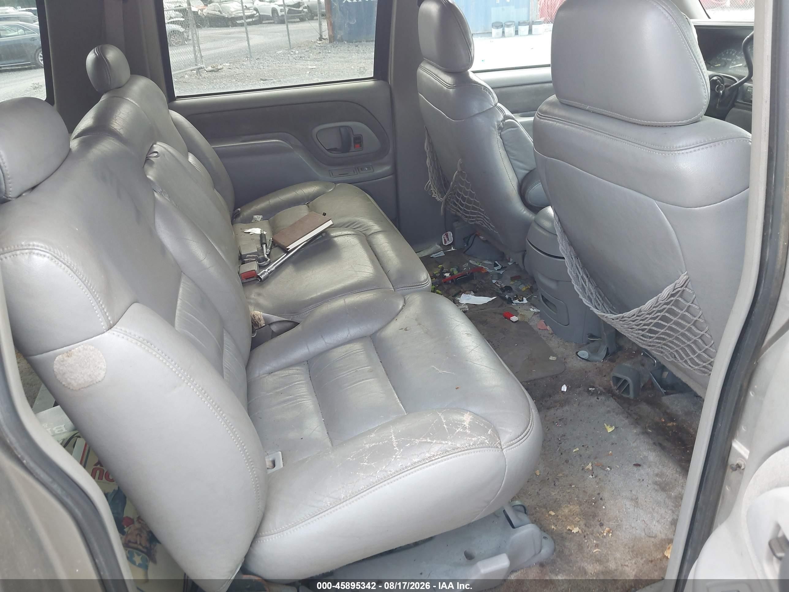 1998 Chevrolet Suburban 1500   Silver vin: 1GNFK16R3WJ325834
