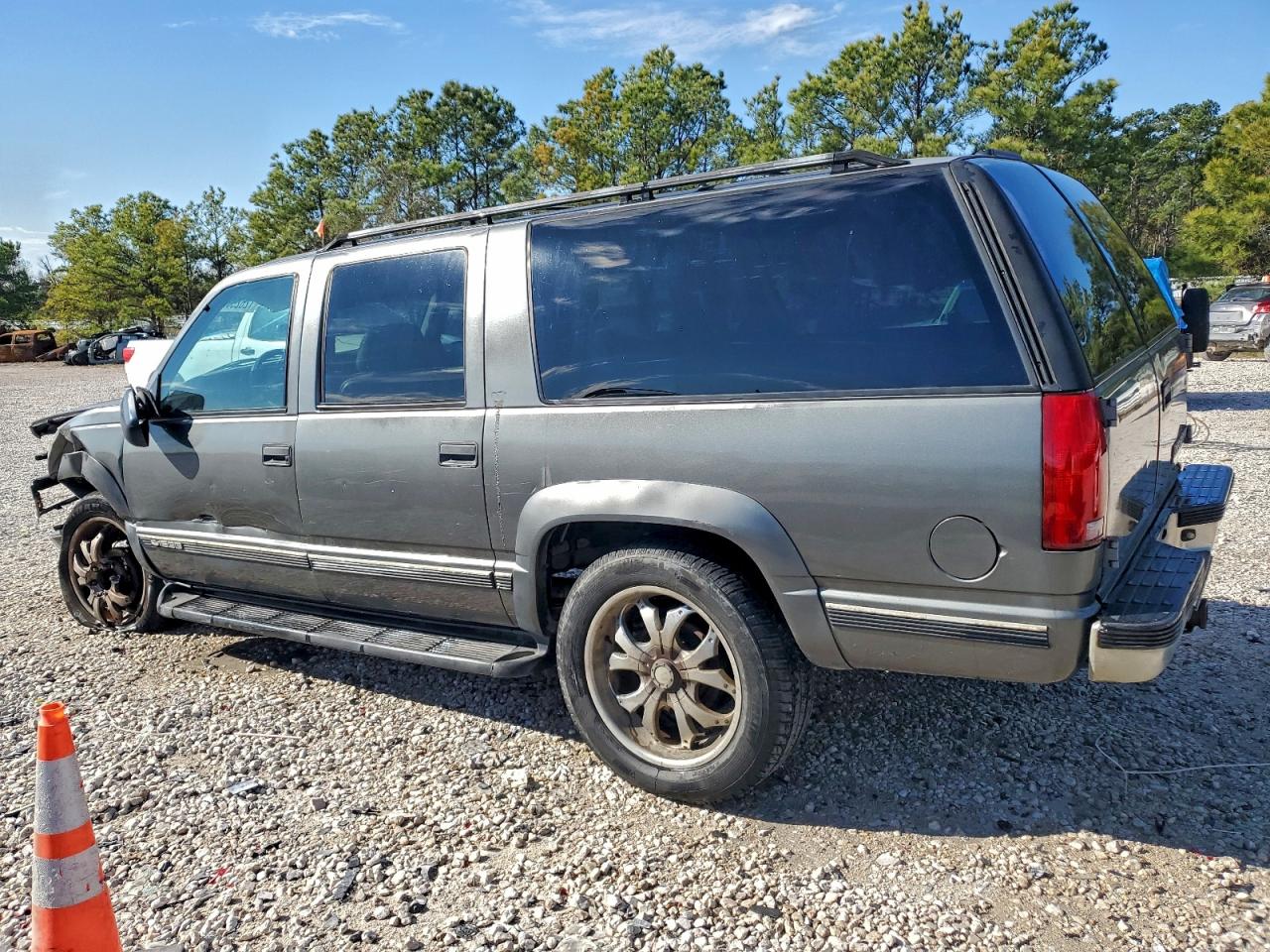 1999 Chevrolet Suburban K1500 Gray vin: 1GNFK16R3XJ573986