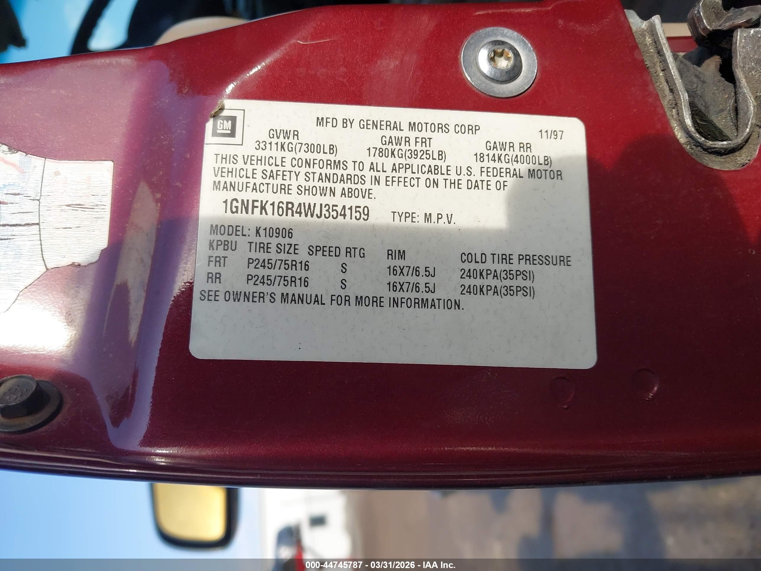 1998 Chevrolet Suburban 1500   Maroon vin: 1GNFK16R4WJ354159