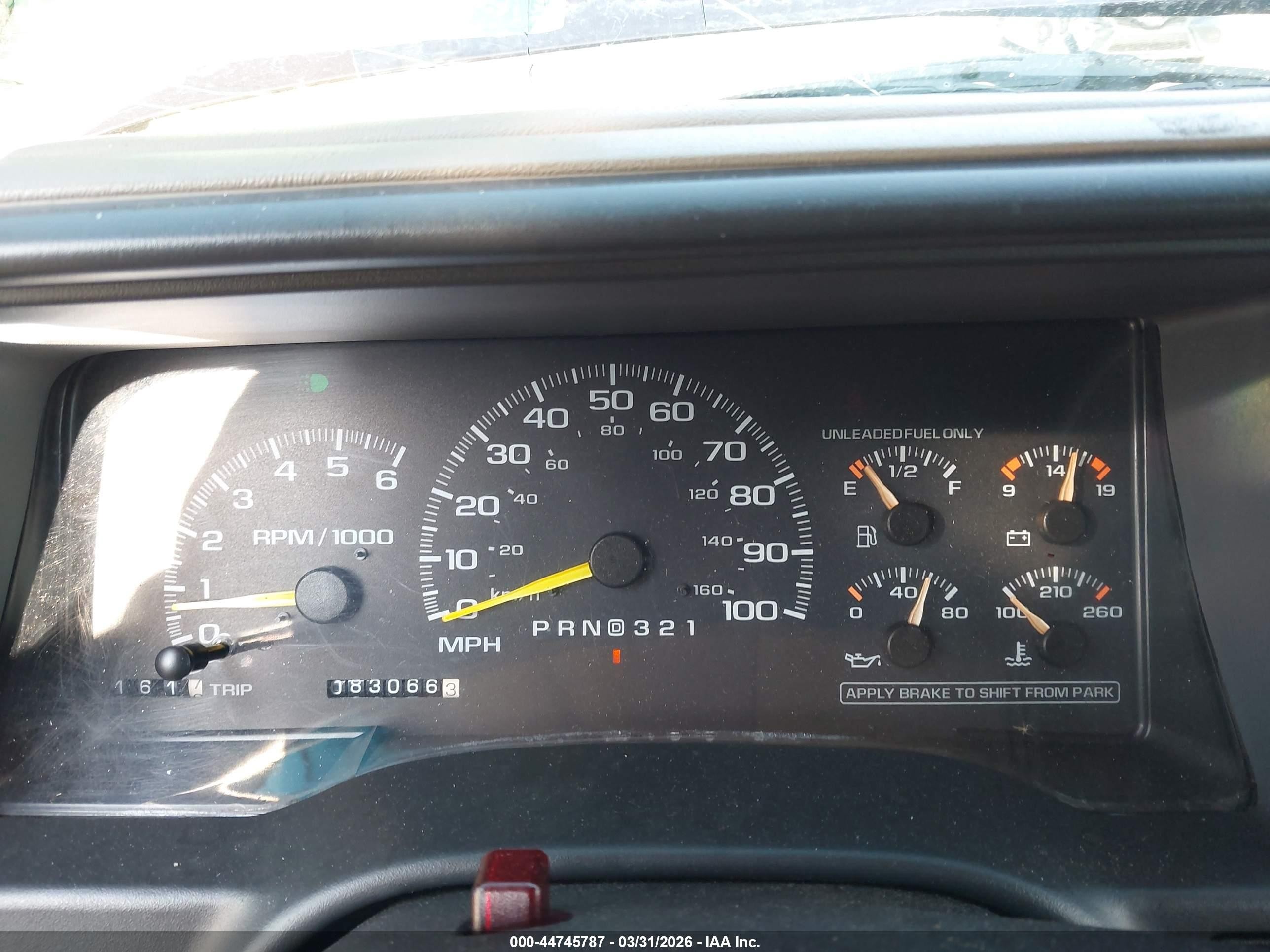 1998 Chevrolet Suburban 1500   Maroon vin: 1GNFK16R4WJ354159