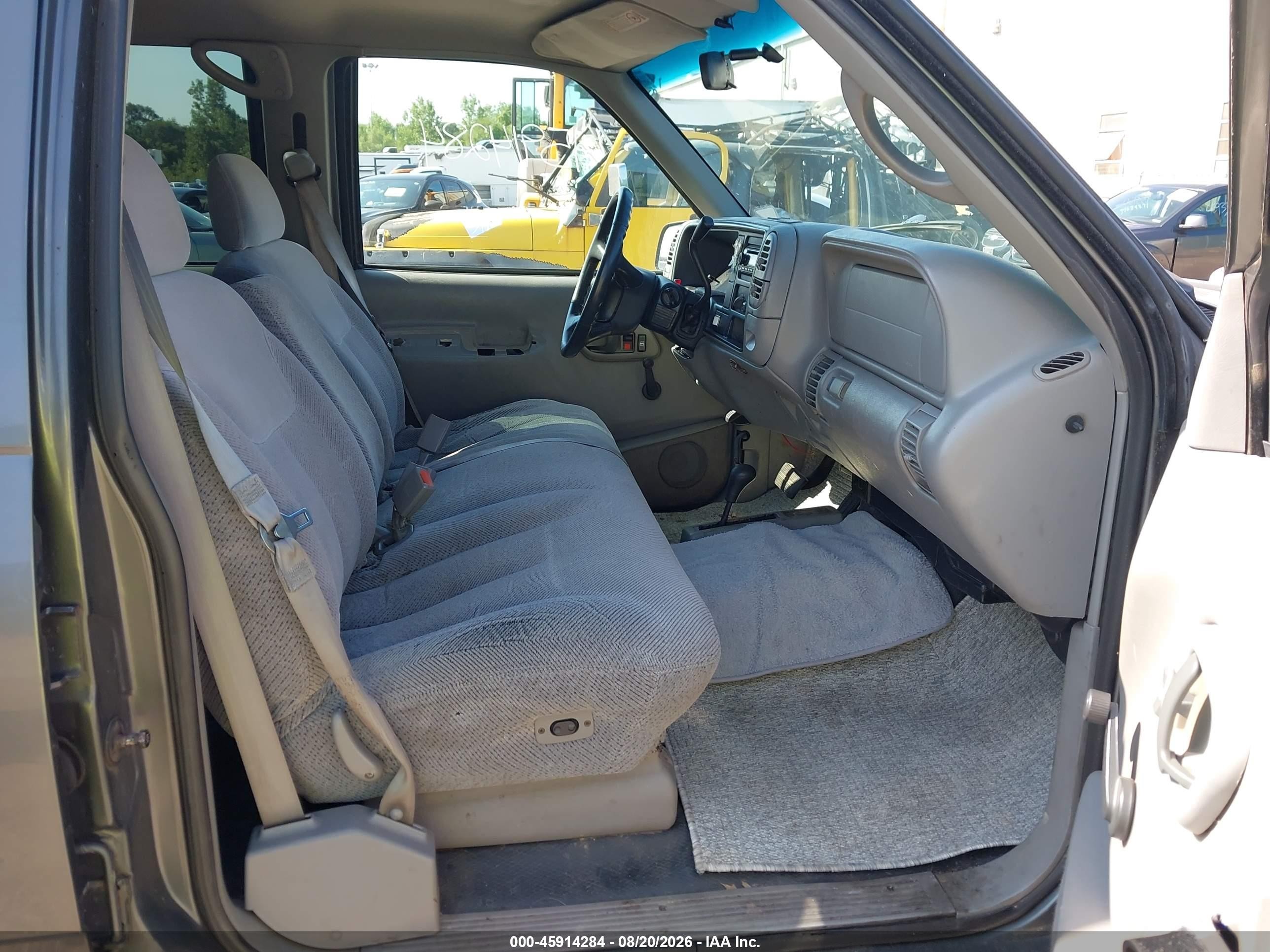 1999 Chevrolet Suburban   Серый vin: 1GNFK16R4XJ339176