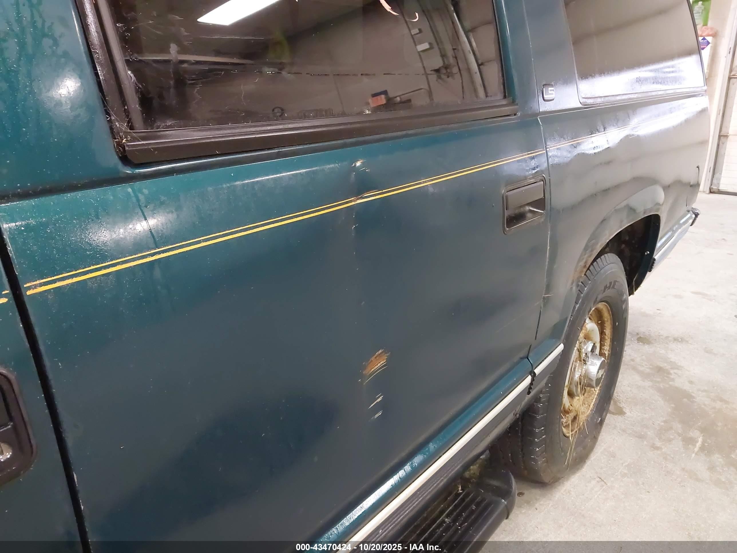 1997 Chevrolet Suburban 1500   Зеленый vin: 1GNFK16R5VJ439638