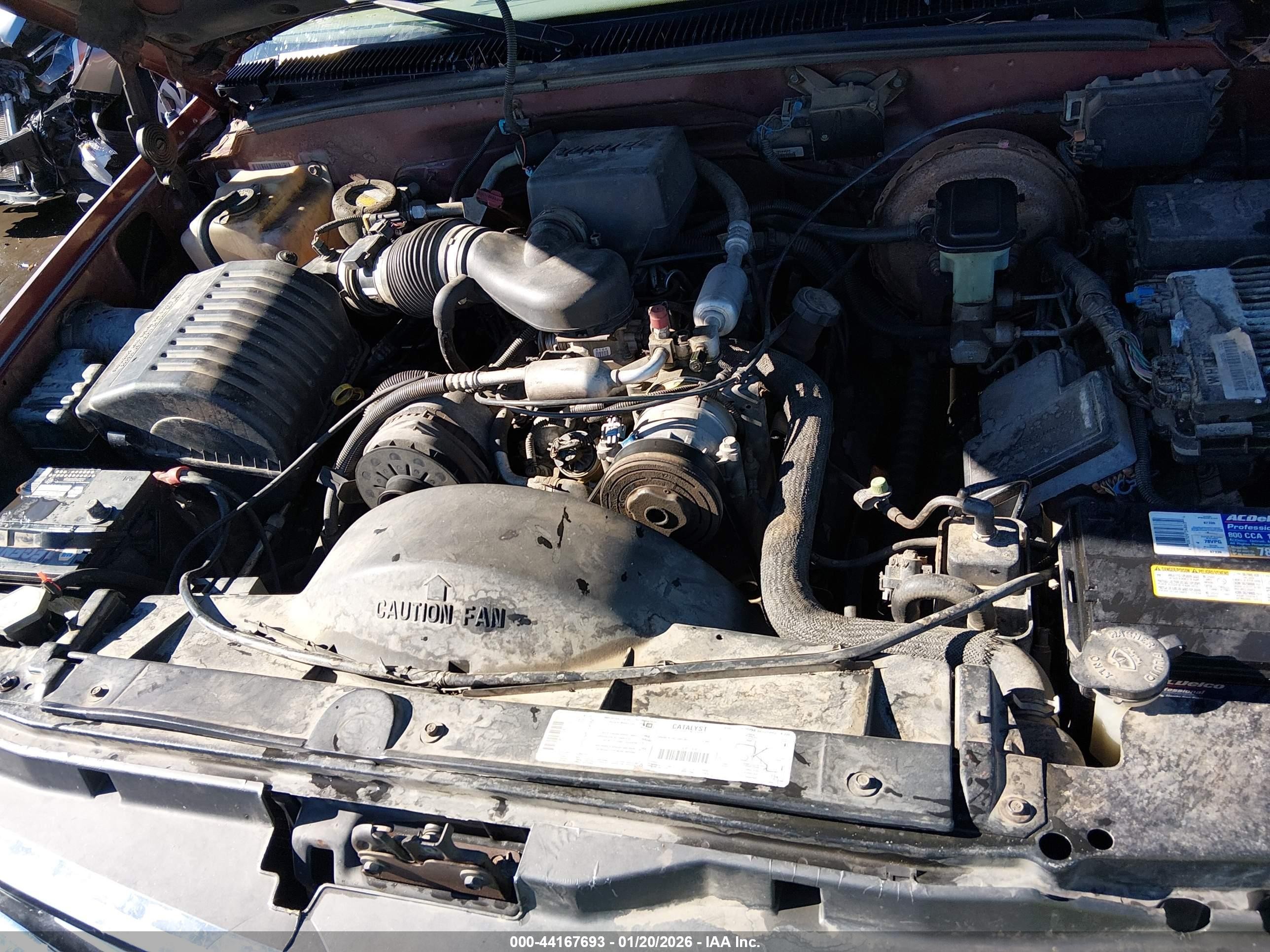 1998 Chevrolet Suburban 1500   Maroon vin: 1GNFK16R5WJ304497