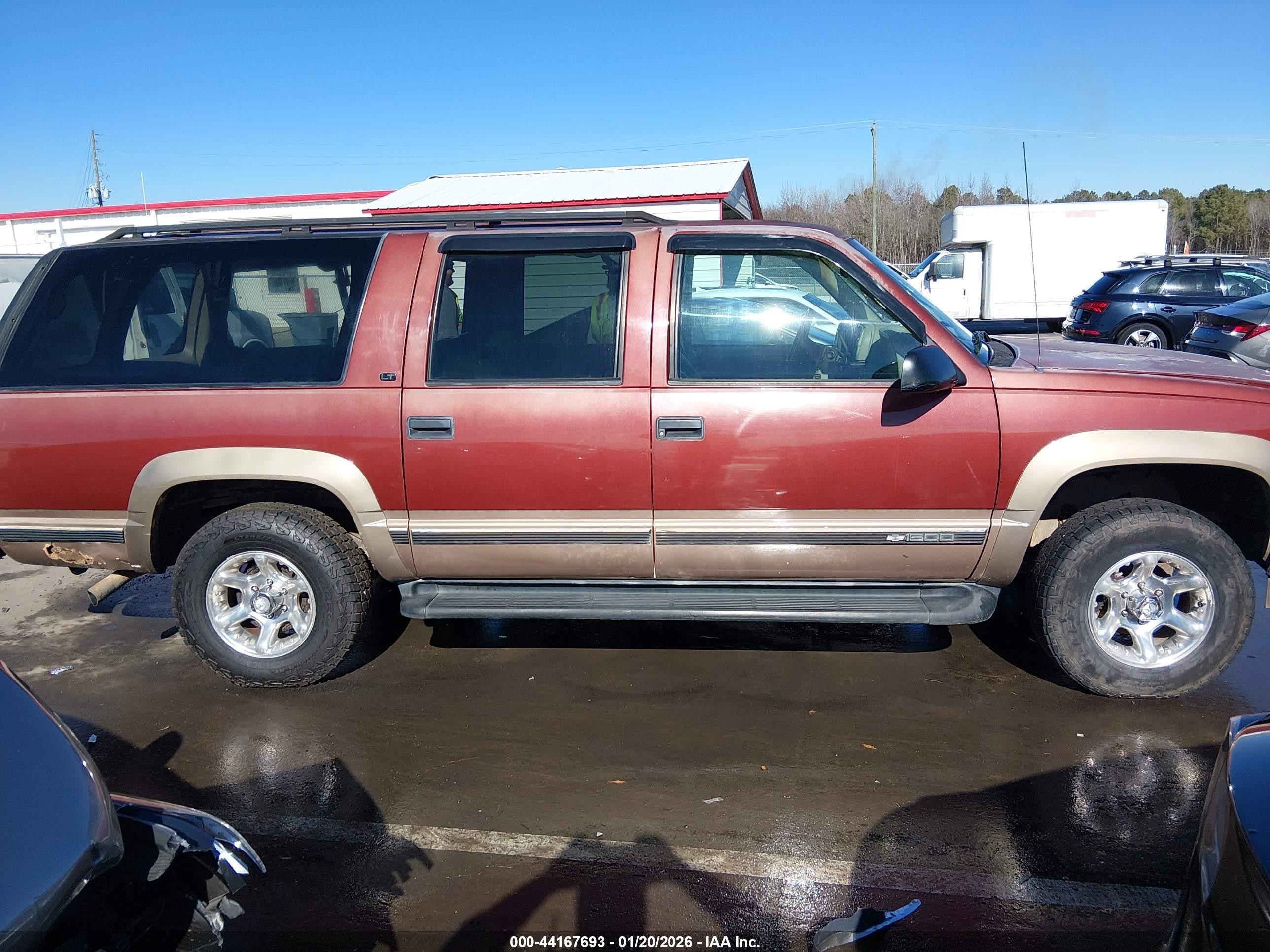 1998 Chevrolet Suburban 1500   Maroon vin: 1GNFK16R5WJ304497