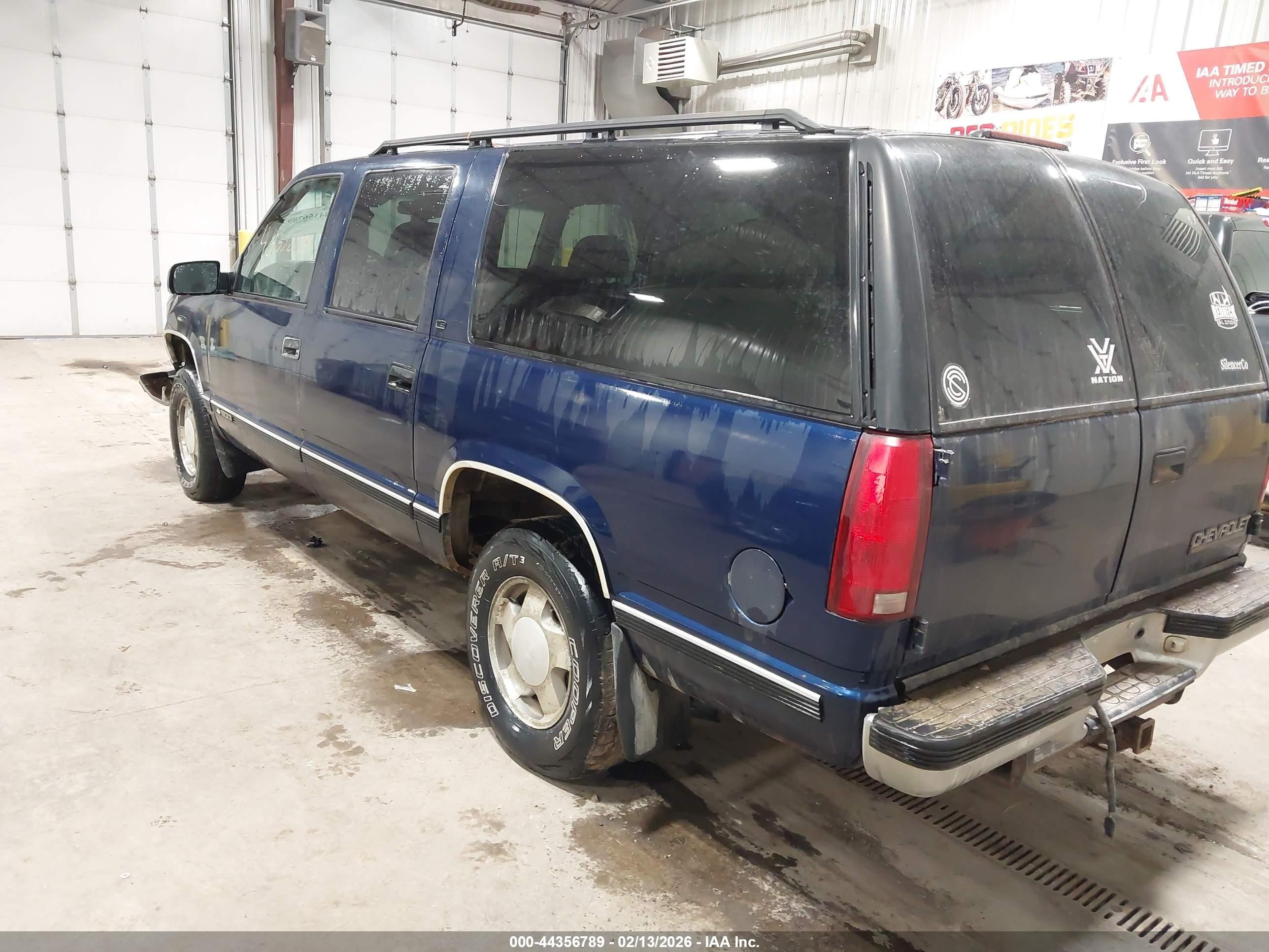 1998 Chevrolet Suburban 1500   Dark Blue vin: 1GNFK16R5WJ318755