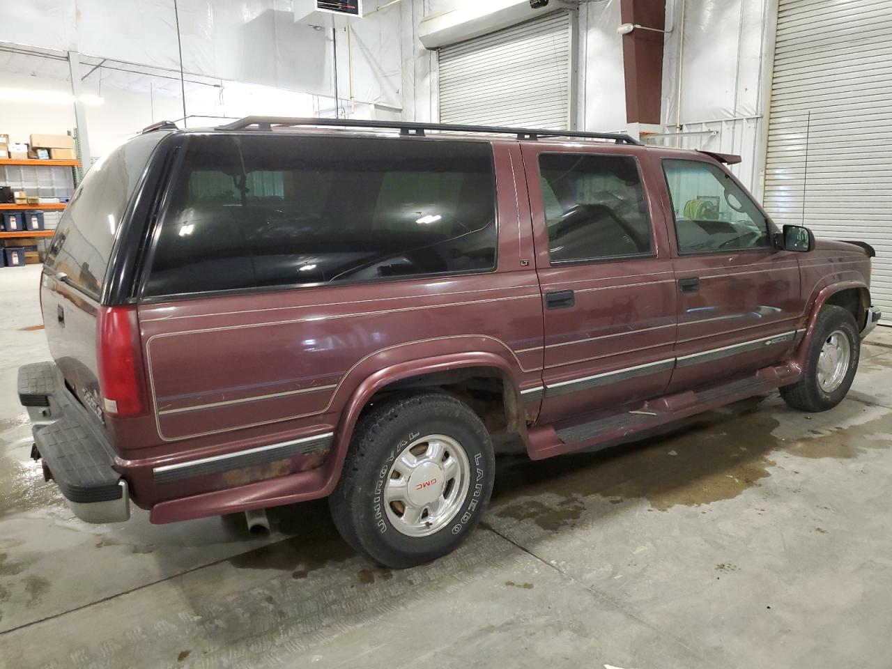 1997 Chevrolet Suburban K1500 Burgundy vin: 1GNFK16R6VJ338463