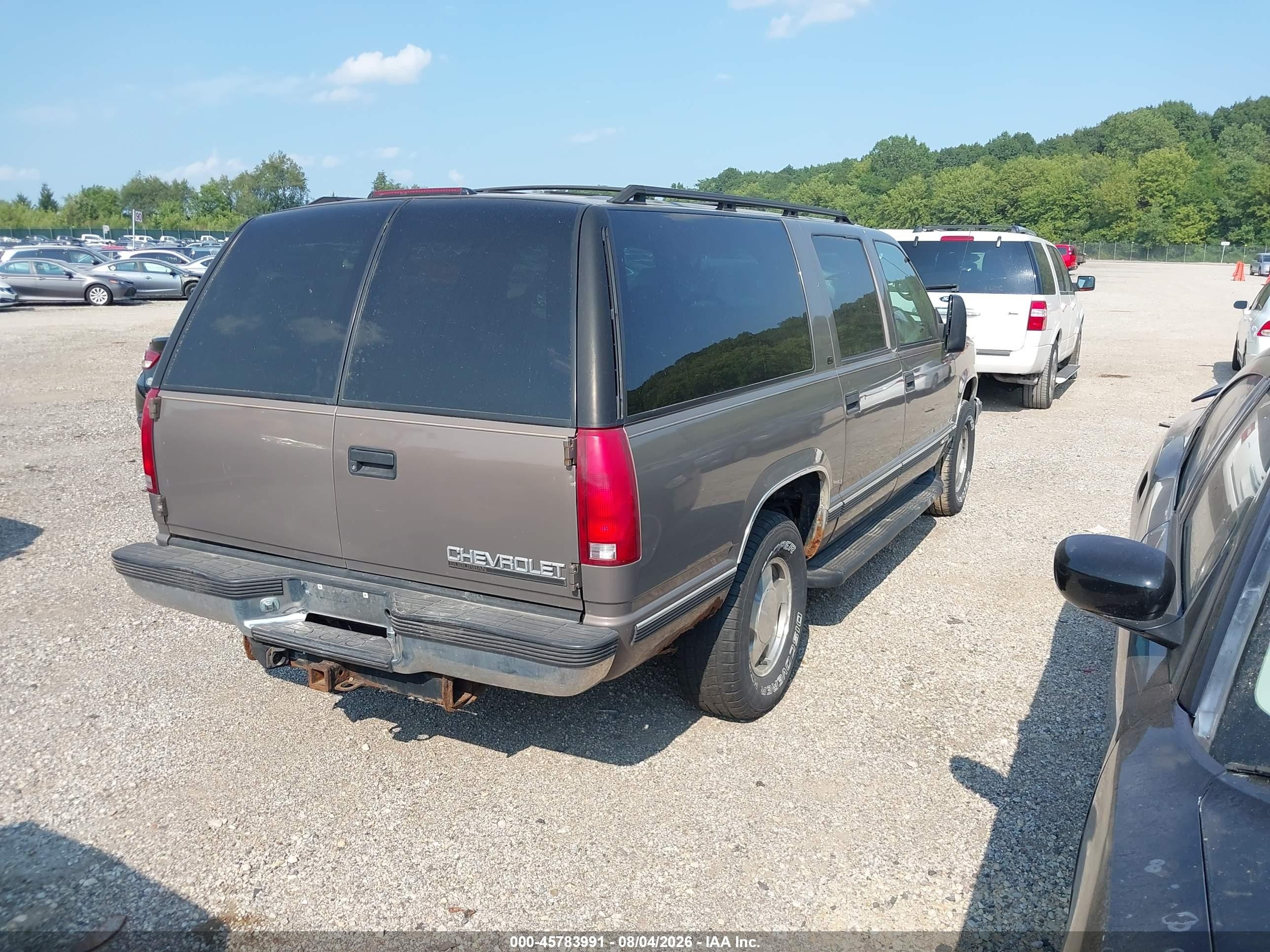 1998 Chevrolet Suburban 1500   Tan vin: 1GNFK16R6WJ306534