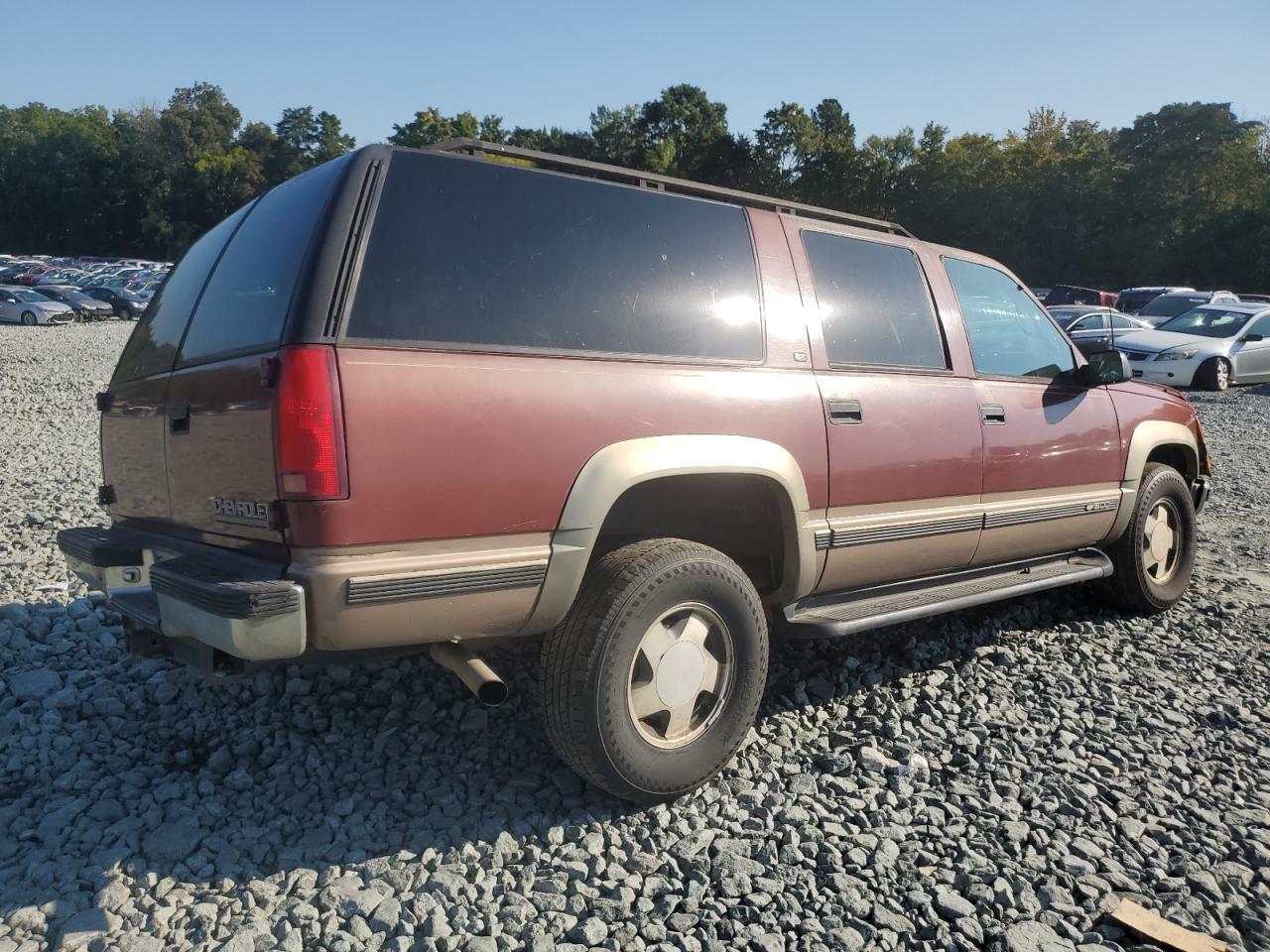 1998 Chevrolet Suburban K1500 Burgundy vin: 1GNFK16R6WJ370167
