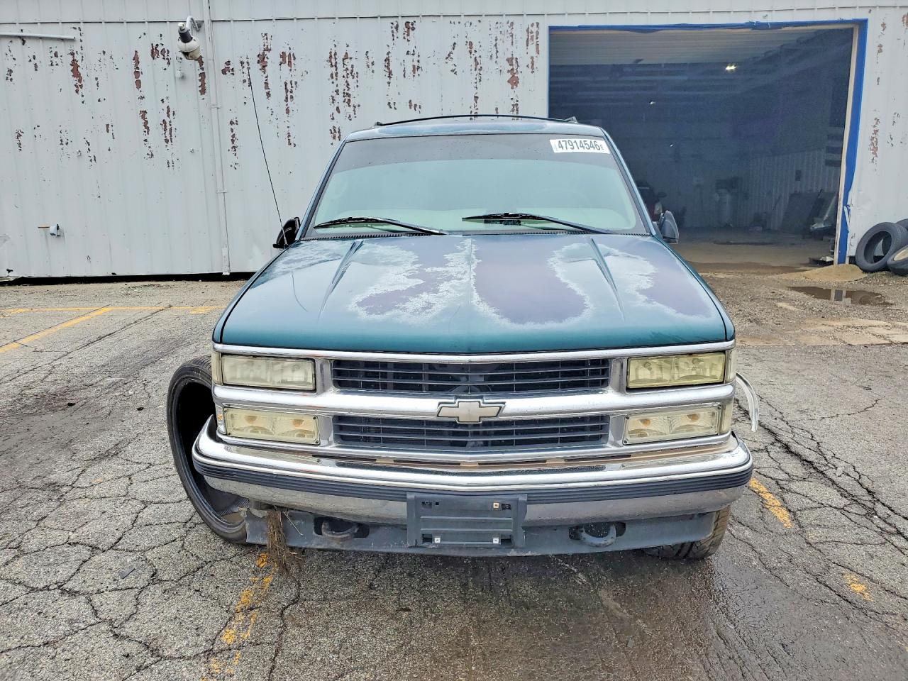 1998 Chevrolet Suburban K1500 Green vin: 1GNFK16R7WJ337064