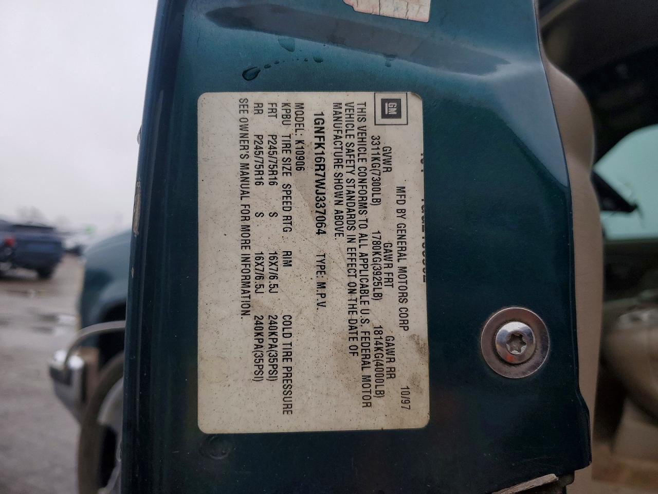1998 Chevrolet Suburban K1500 Green vin: 1GNFK16R7WJ337064