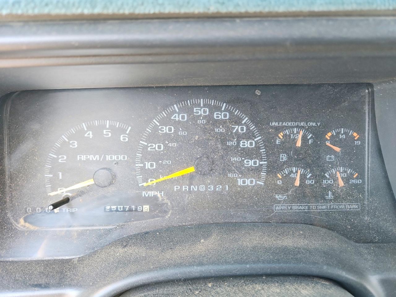 1999 Chevrolet Suburban K1500 Green vin: 1GNFK16R7XJ541462