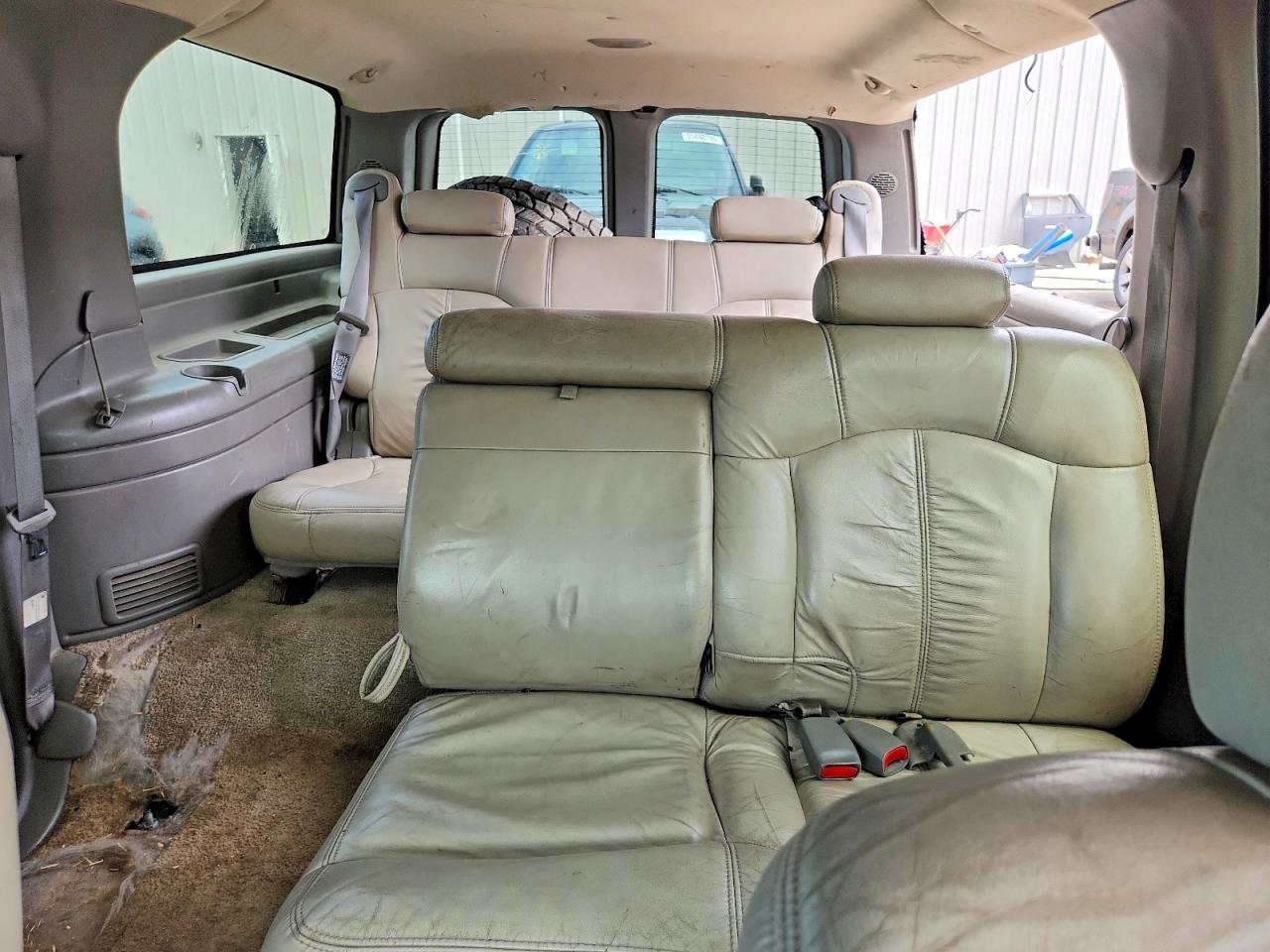 2001 Chevrolet Suburban K1500 Black vin: 1GNFK16T41J203522