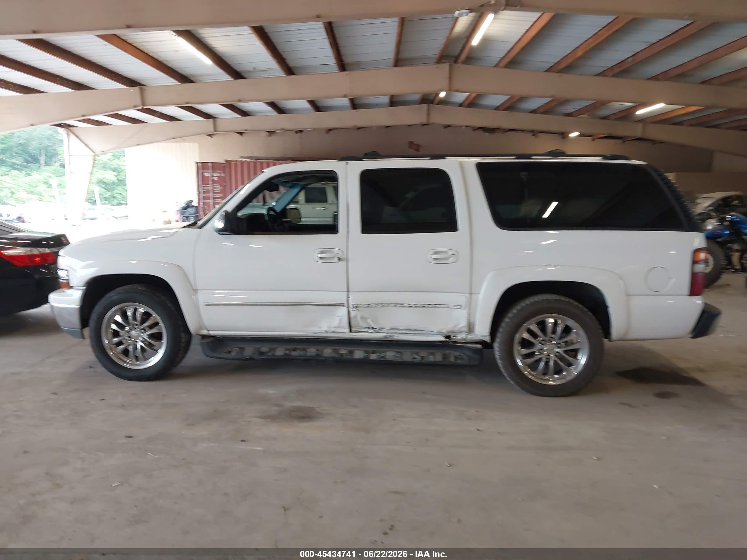 2001 Chevrolet Suburban 1500 Lt White vin: 1GNFK16T51J167632