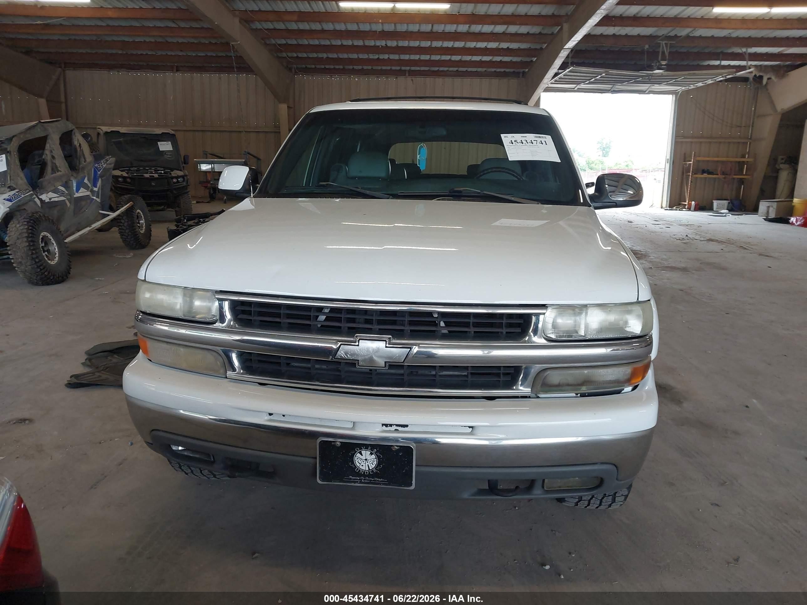 2001 Chevrolet Suburban 1500 Lt White vin: 1GNFK16T51J167632