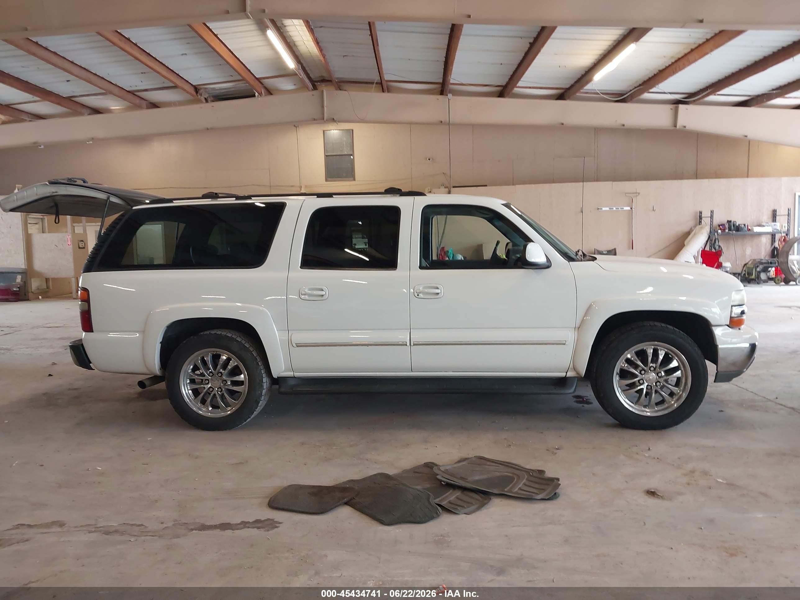 2001 Chevrolet Suburban 1500 Lt White vin: 1GNFK16T51J167632