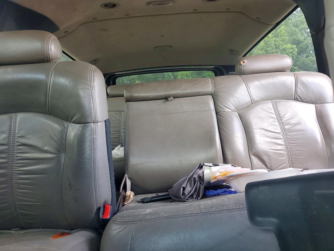 2002 Chevrolet Suburban K1500 Gold vin: 1GNFK16Z12J218839