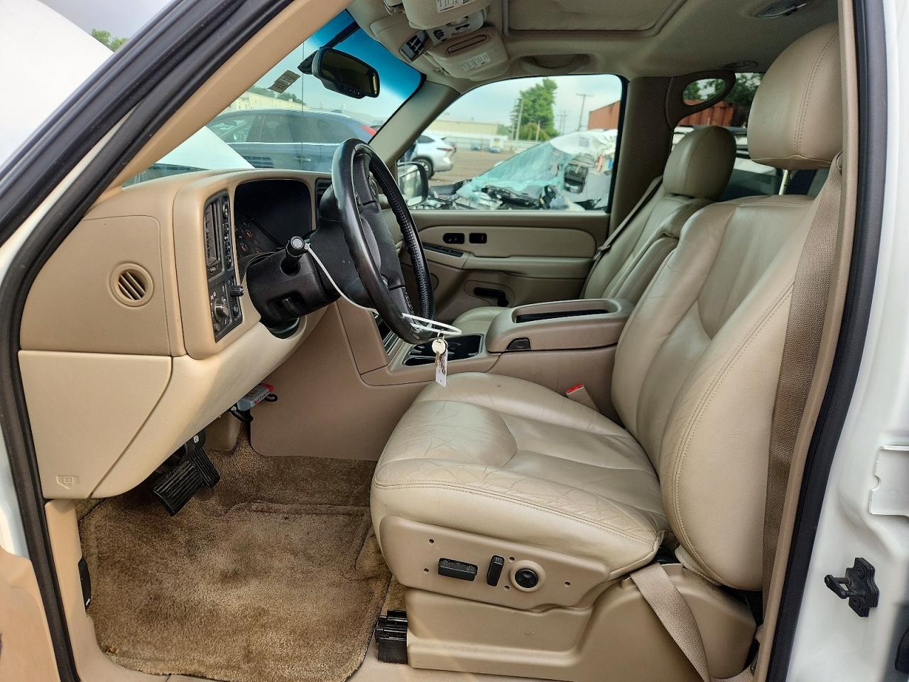 2003 Chevrolet Suburban K1500 Белый vin: 1GNFK16Z33J128139