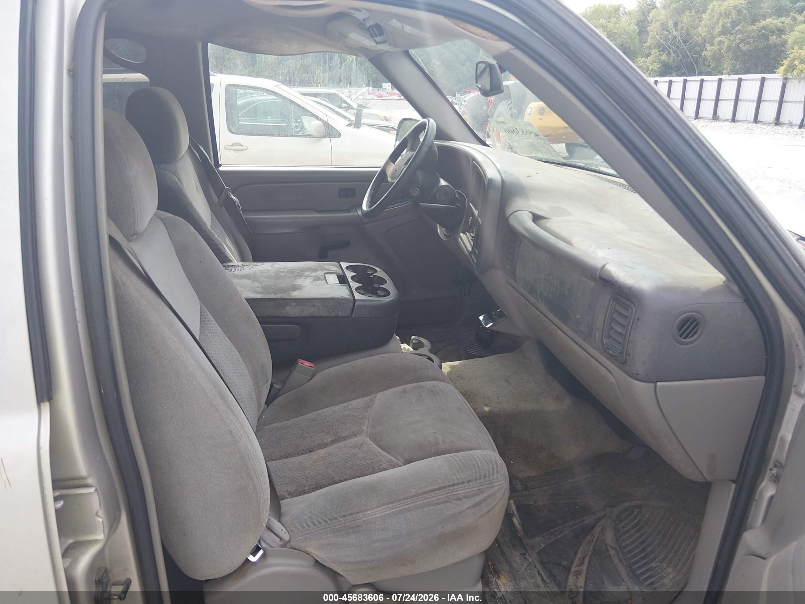 2004 Chevrolet Suburban 1500 Ls Silver vin: 1GNFK16Z44R112342