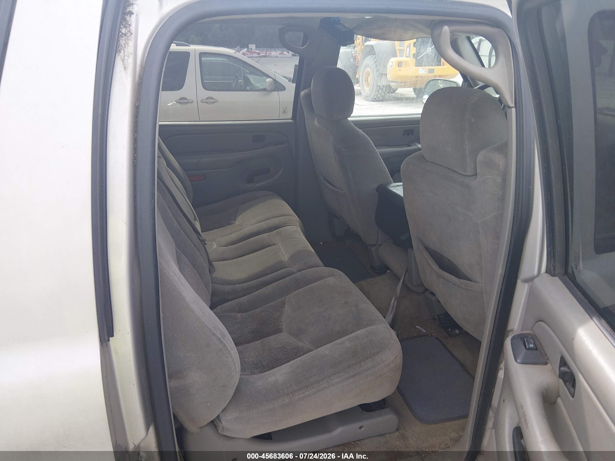2004 Chevrolet Suburban 1500 Ls Silver vin: 1GNFK16Z44R112342