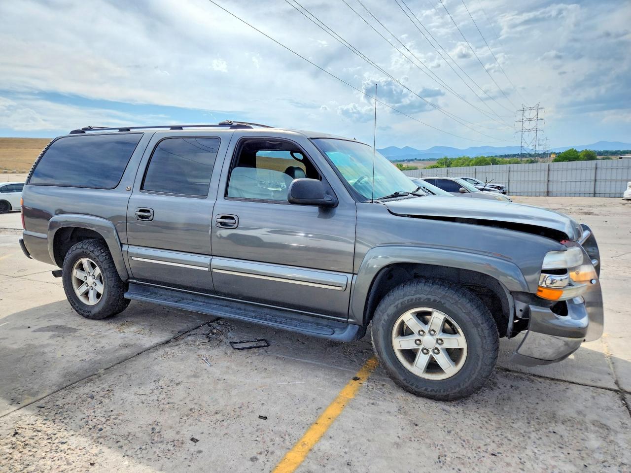 2002 Chevrolet Suburban K1500 Gray vin: 1GNFK16Z62J205763
