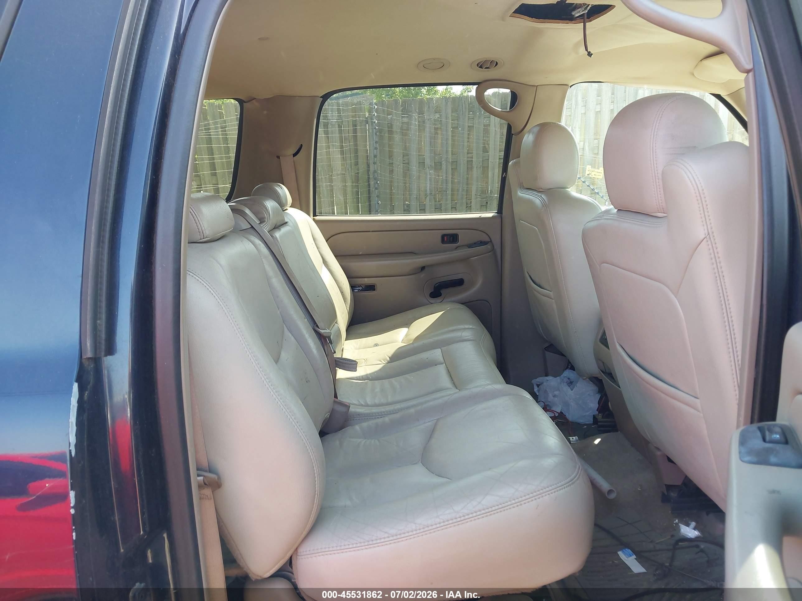 2004 Chevrolet Suburban 1500 Ls Black vin: 1GNFK16Z74J166619