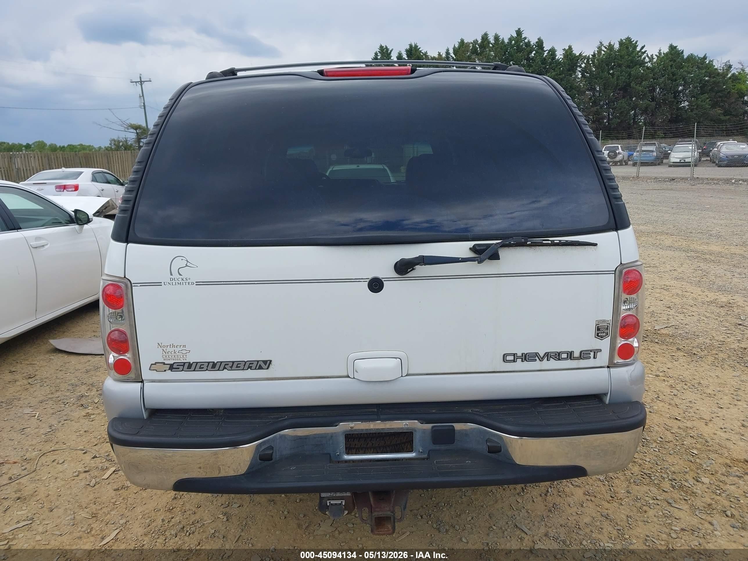 2003 Chevrolet Suburban 1500 Lt White vin: 1GNFK16Z83J201201