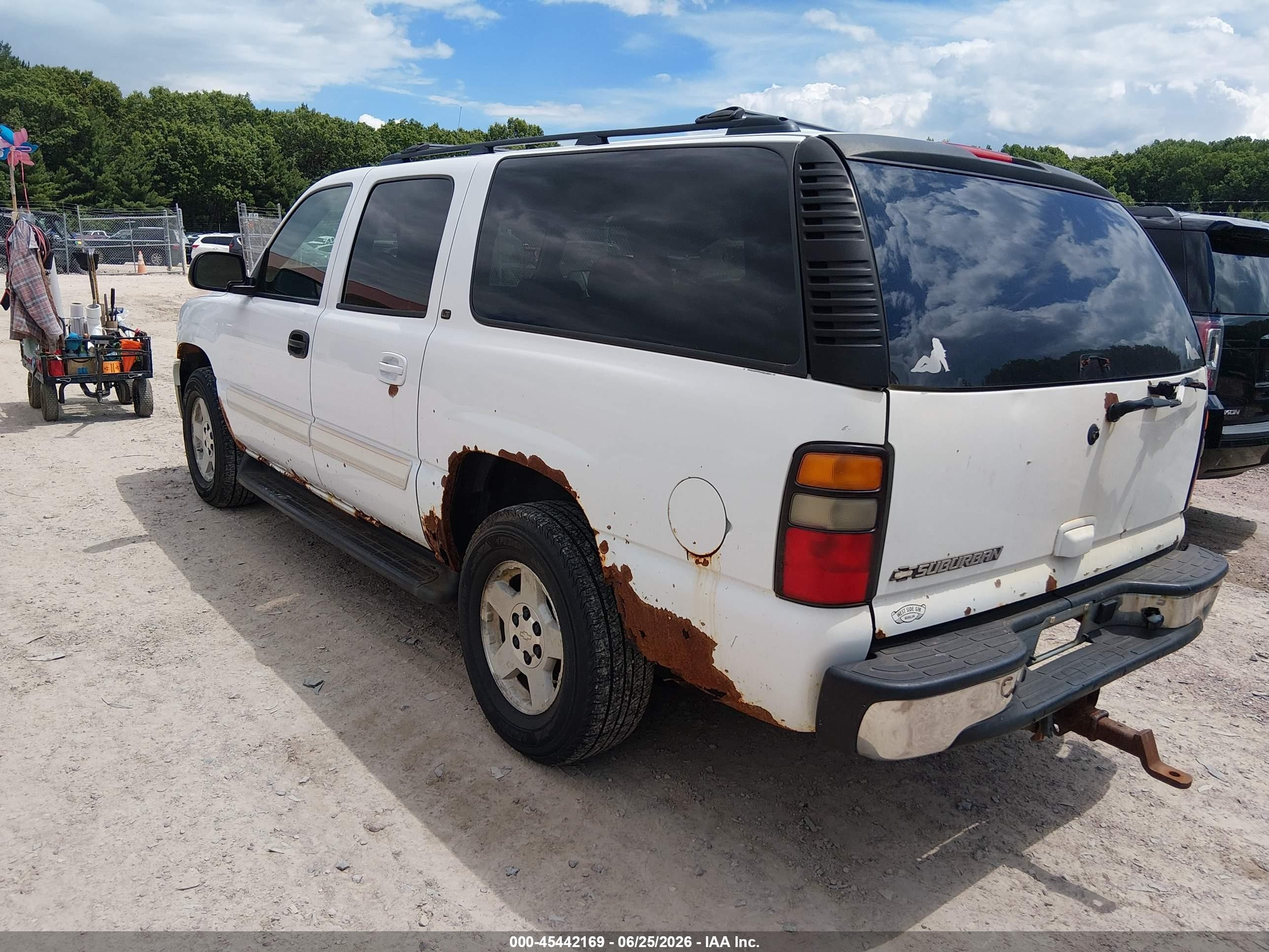 2006 Chevrolet Suburban 1500 Lt White vin: 1GNFK16Z86J105864