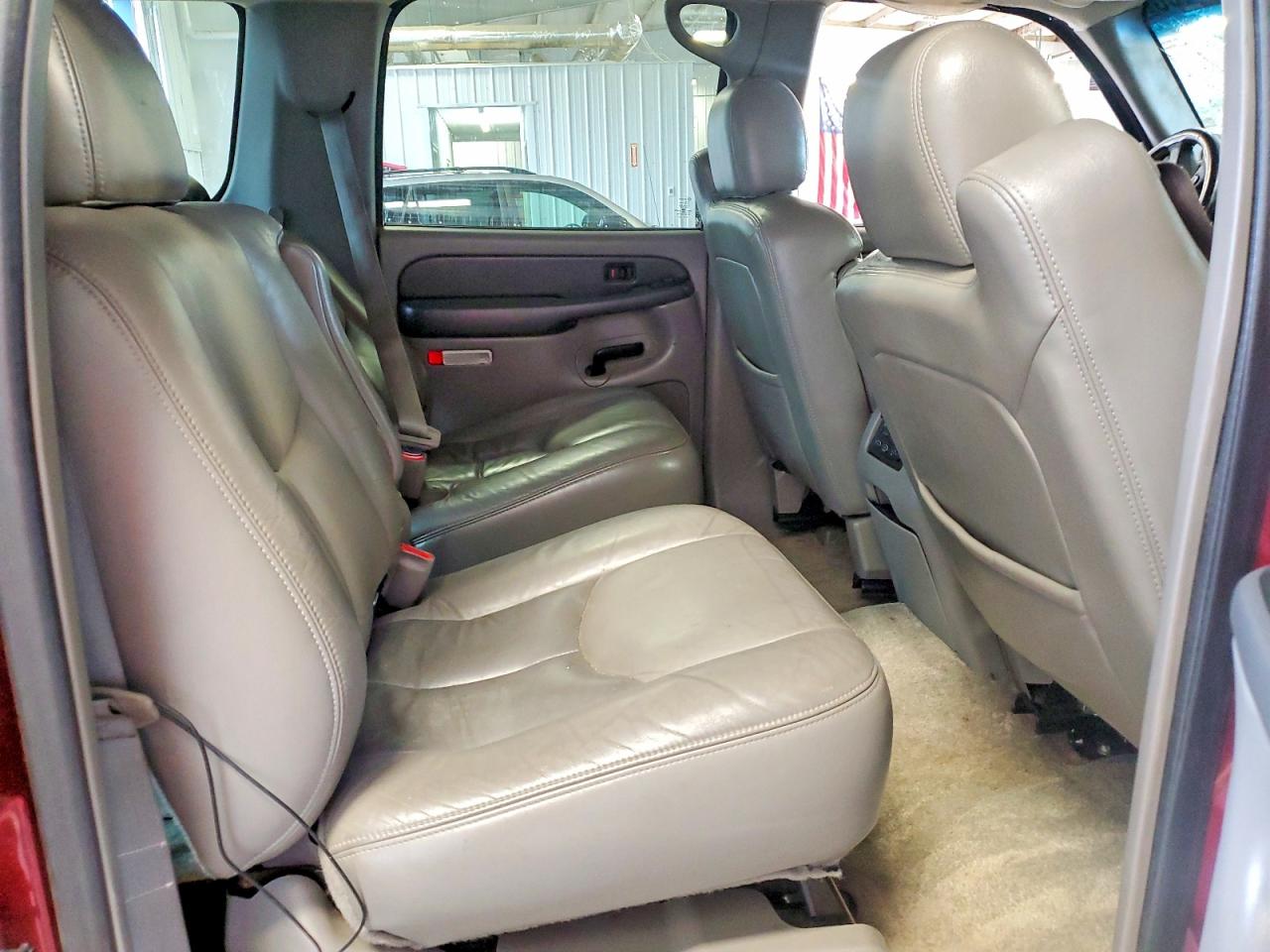 2003 Chevrolet Suburban K1500 Red vin: 1GNFK16ZX3J265854