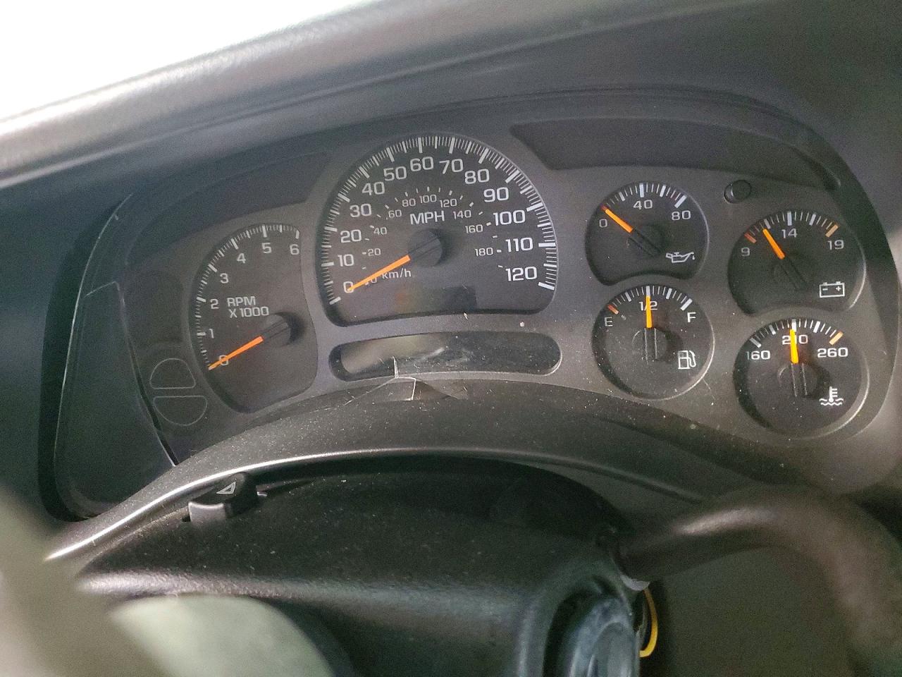 2003 Chevrolet Suburban K1500 Red vin: 1GNFK16ZX3J265854
