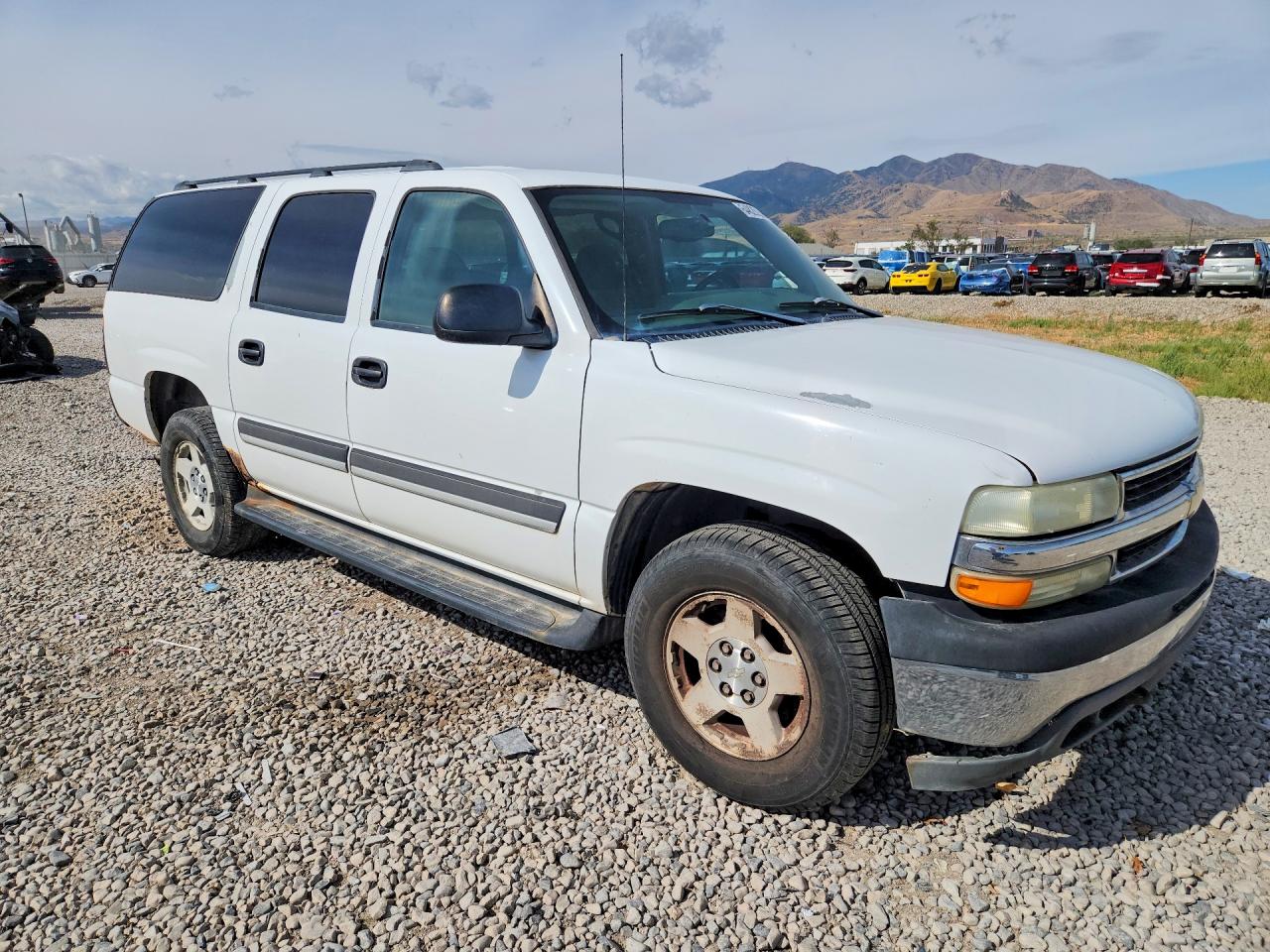 2004 Chevrolet Suburban K1500 White vin: 1GNFK16ZX4R278008