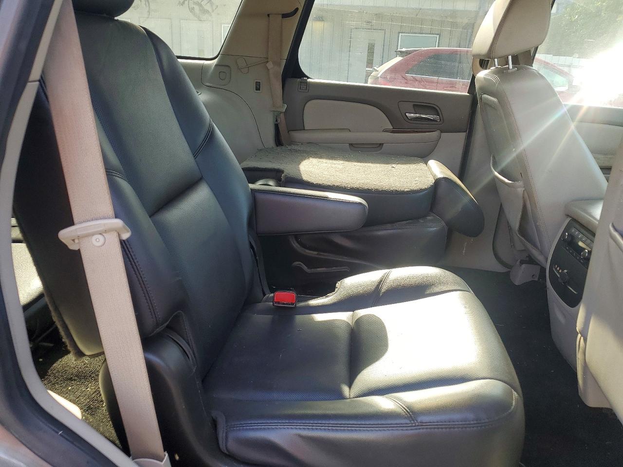 2009 Chevrolet Tahoe K1500 Lt Gray vin: 1GNFK23019R173649