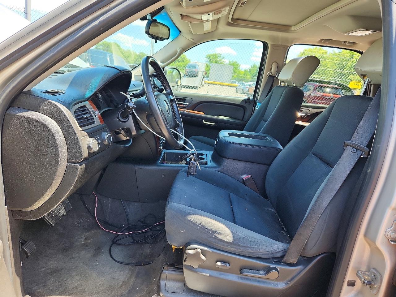 2009 Chevrolet Tahoe K1500 Lt Silver vin: 1GNFK23049R203937