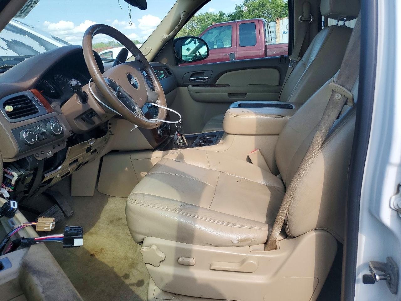 2009 Chevrolet Suburban K1500 Lt White vin: 1GNFK26309R165970
