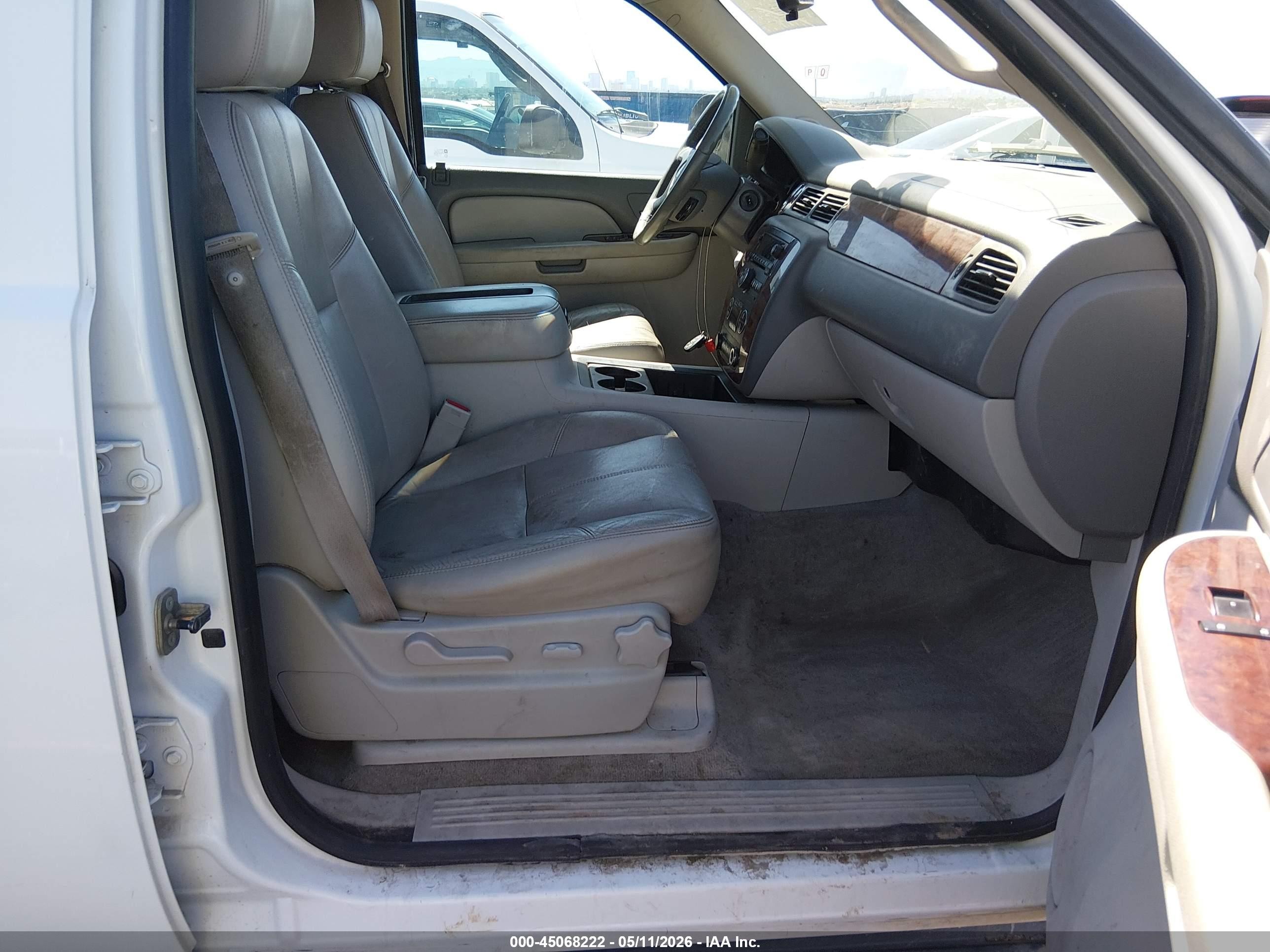 2009 Chevrolet Suburban 1500 Lt2 White vin: 1GNFK26319R265835