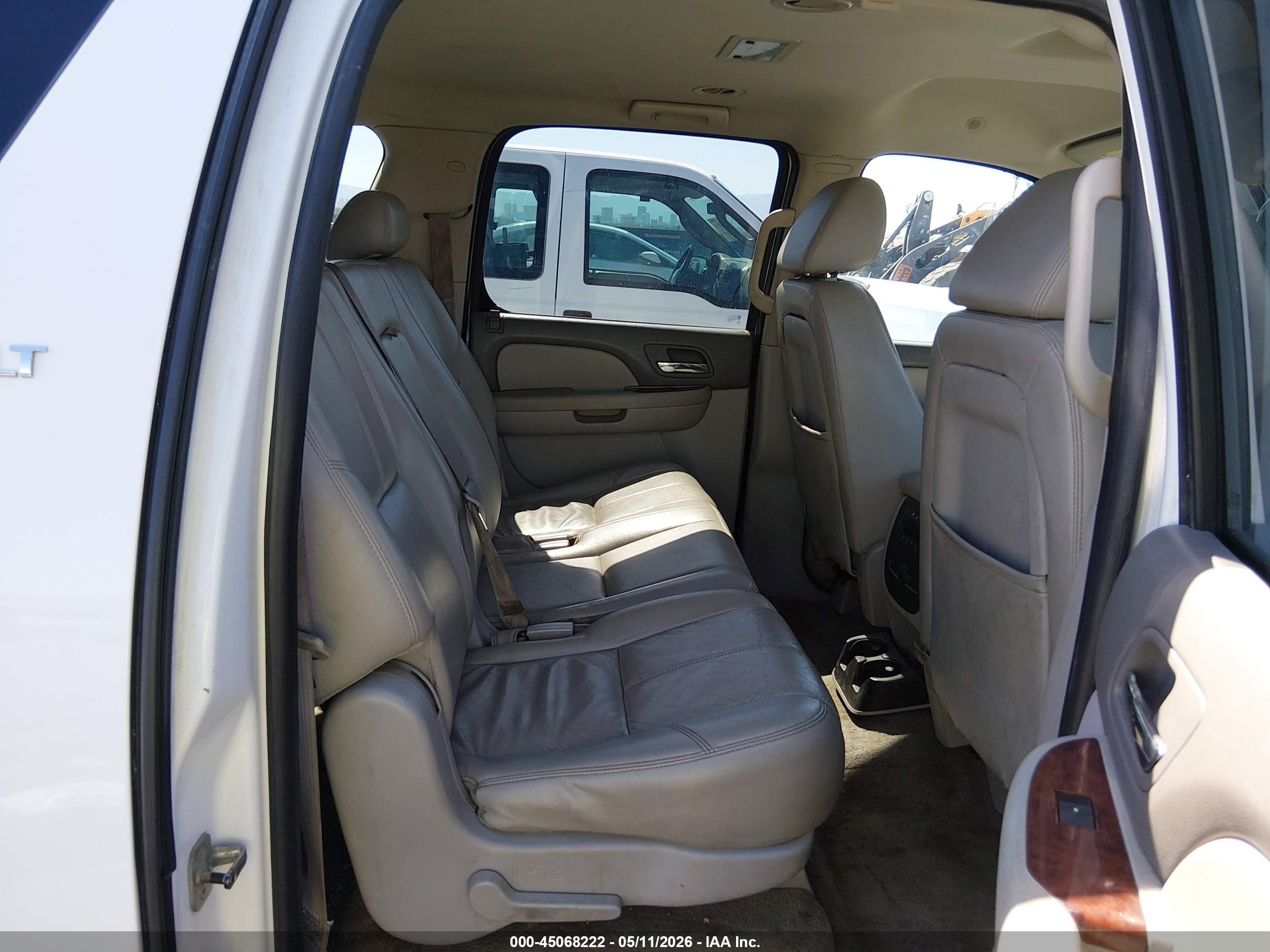 2009 Chevrolet Suburban 1500 Lt2 White vin: 1GNFK26319R265835