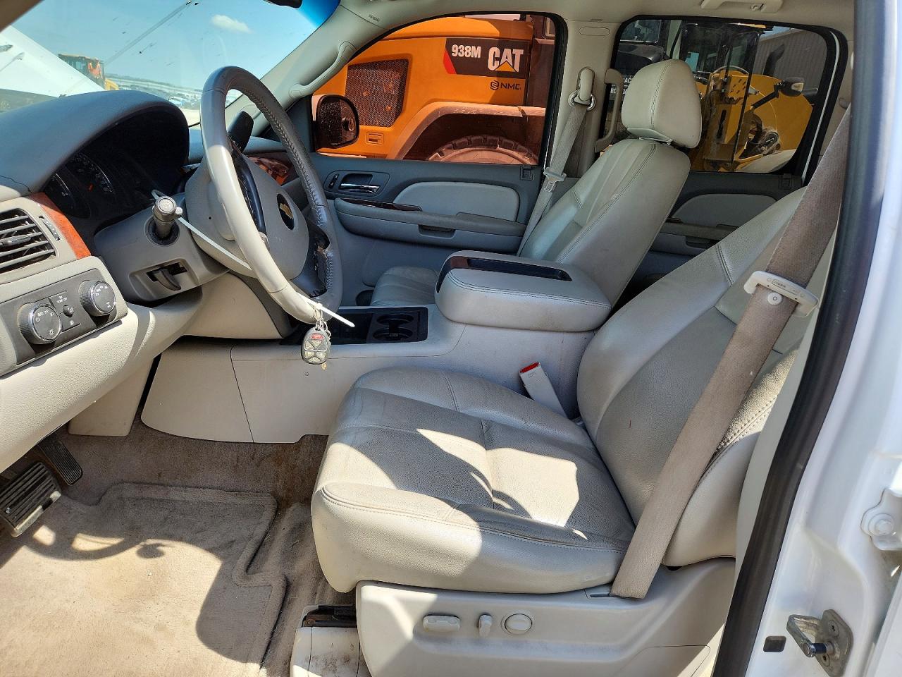 2009 Chevrolet Suburban K1500 Lt White vin: 1GNFK26369R248092