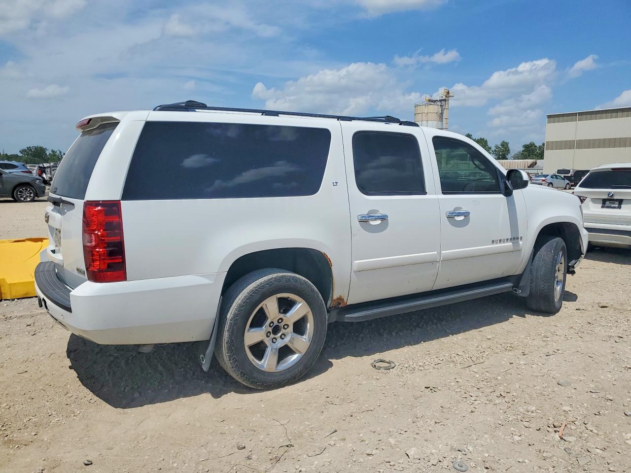 2009 Chevrolet Suburban K1500 Lt White vin: 1GNFK26389R165876