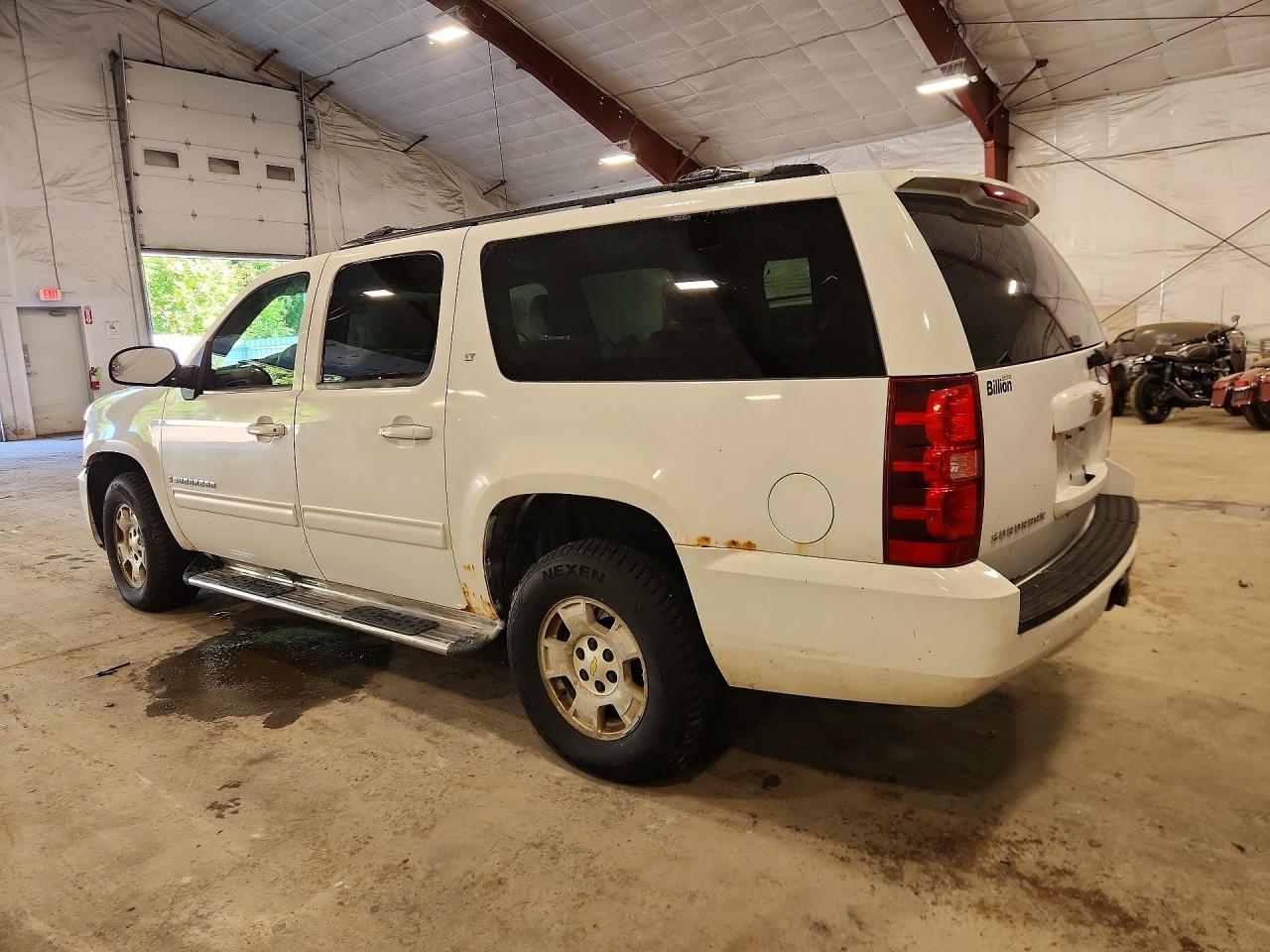 2009 Chevrolet Suburban K1500 Lt Белый vin: 1GNFK26399R243727