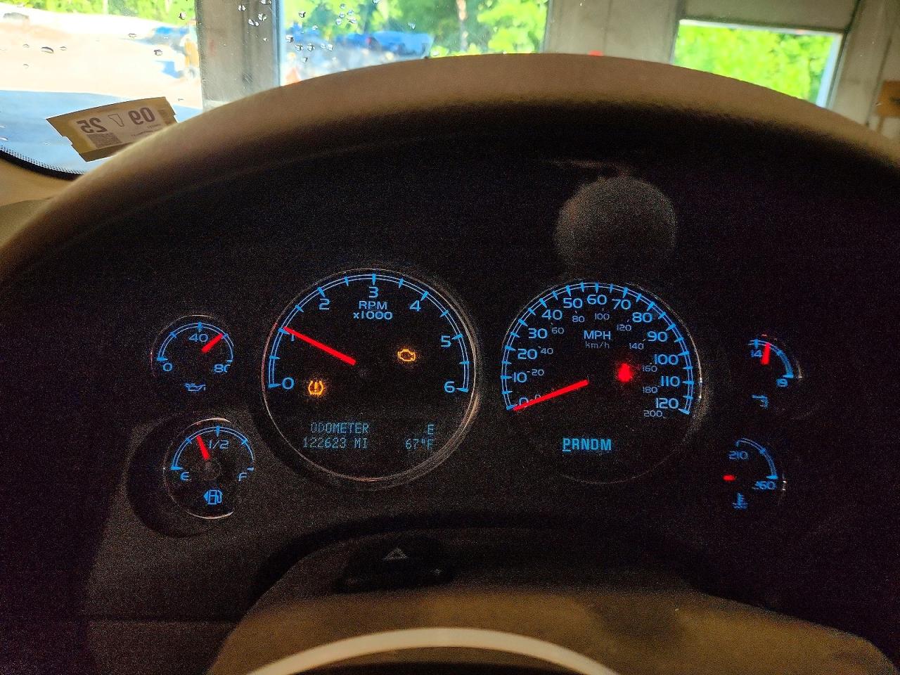 2009 Chevrolet Suburban K1500 Lt Белый vin: 1GNFK26399R243727