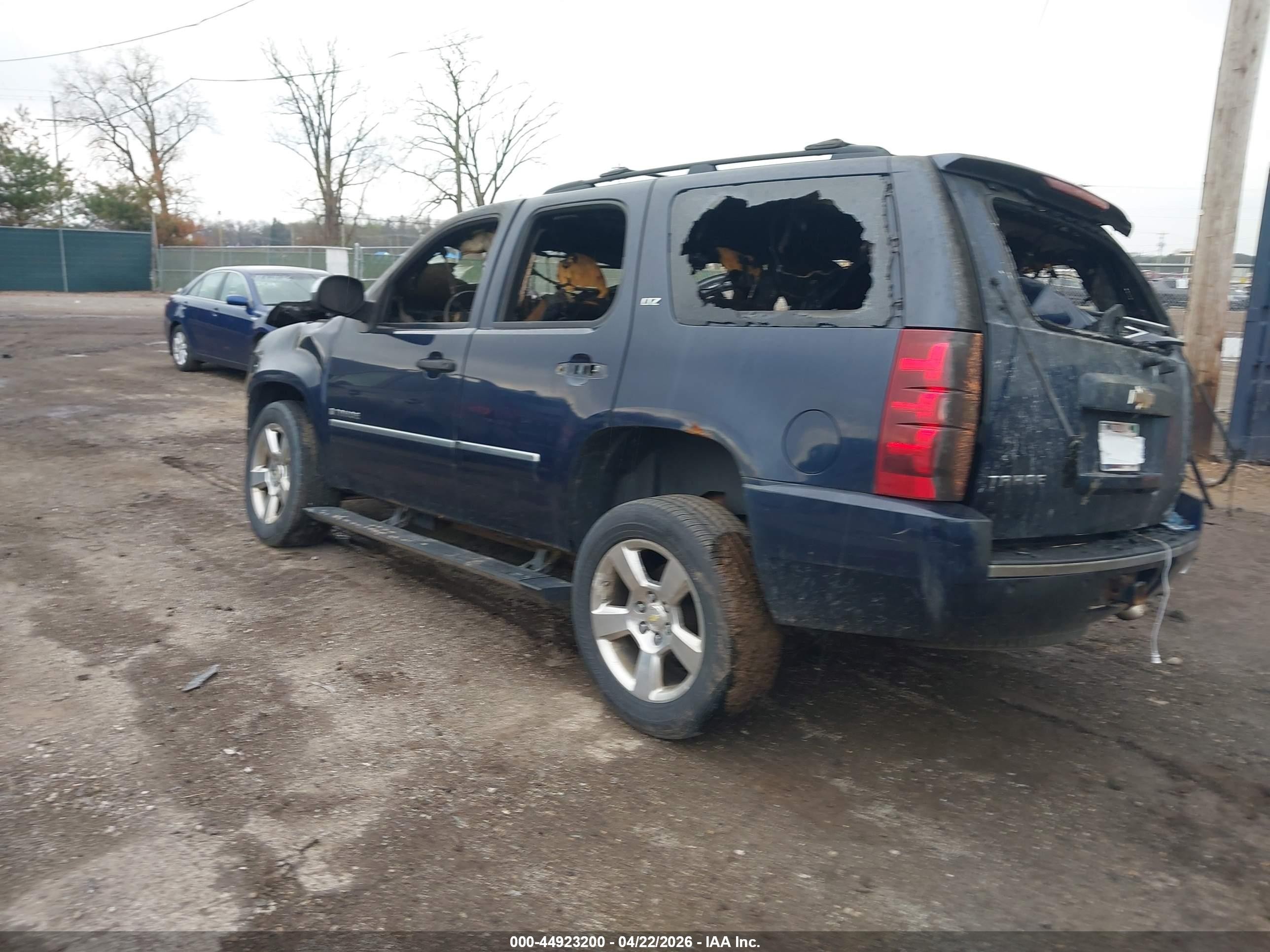 2009 Chevrolet Tahoe Ltz Dark Blue vin: 1GNFK33019R162589