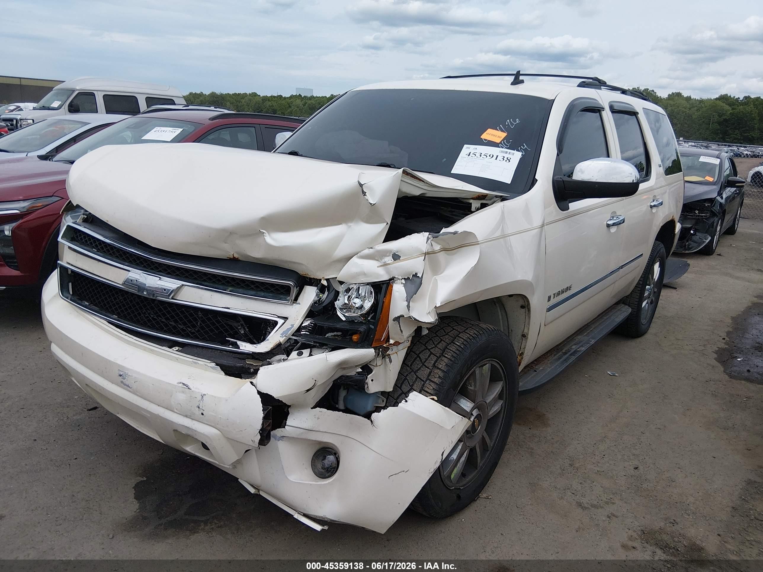 2009 Chevrolet Tahoe Ltz White vin: 1GNFK33079R281604
