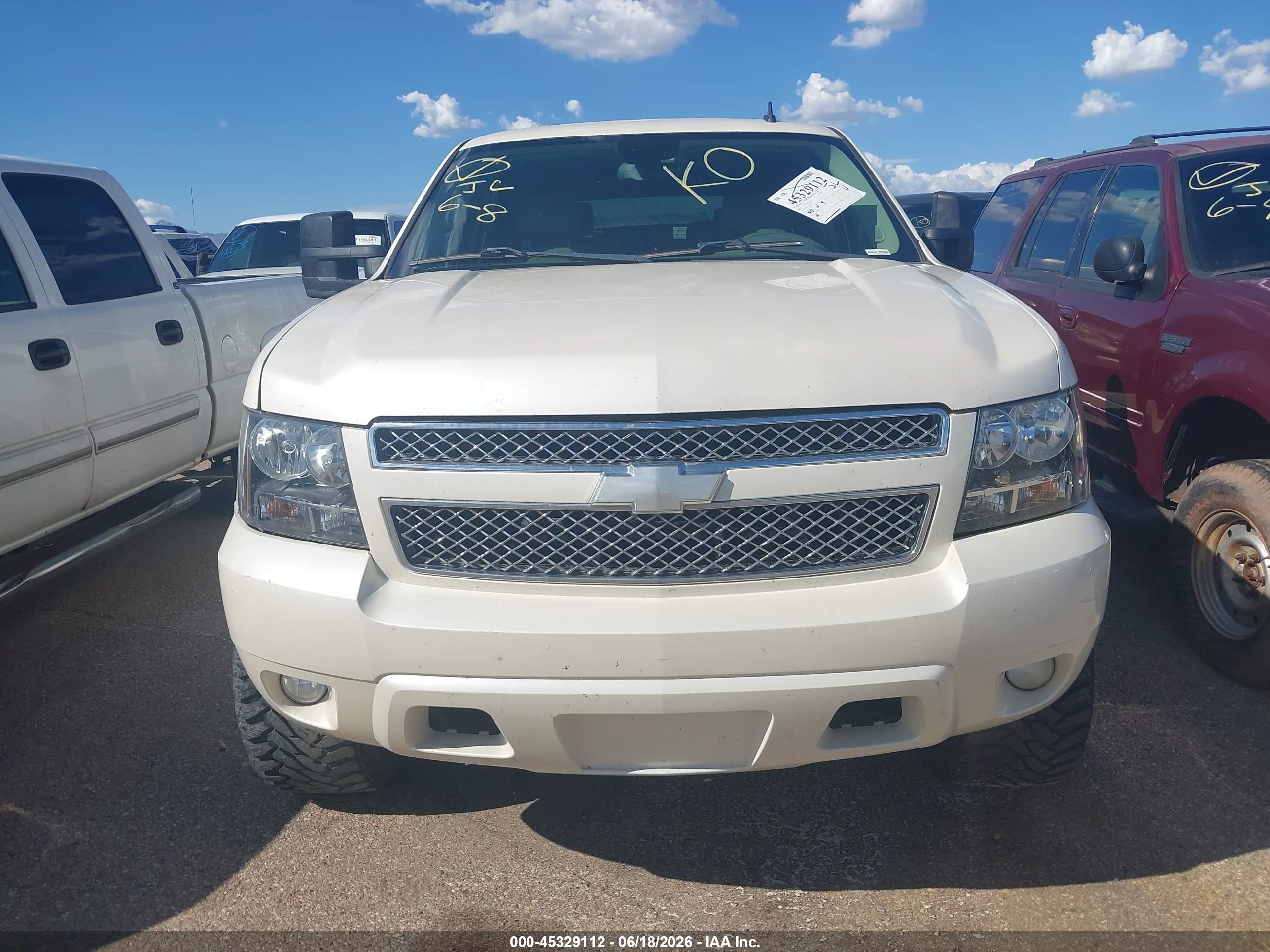 2009 Chevrolet Tahoe Ltz Кремовый vin: 1GNFK33089R166364