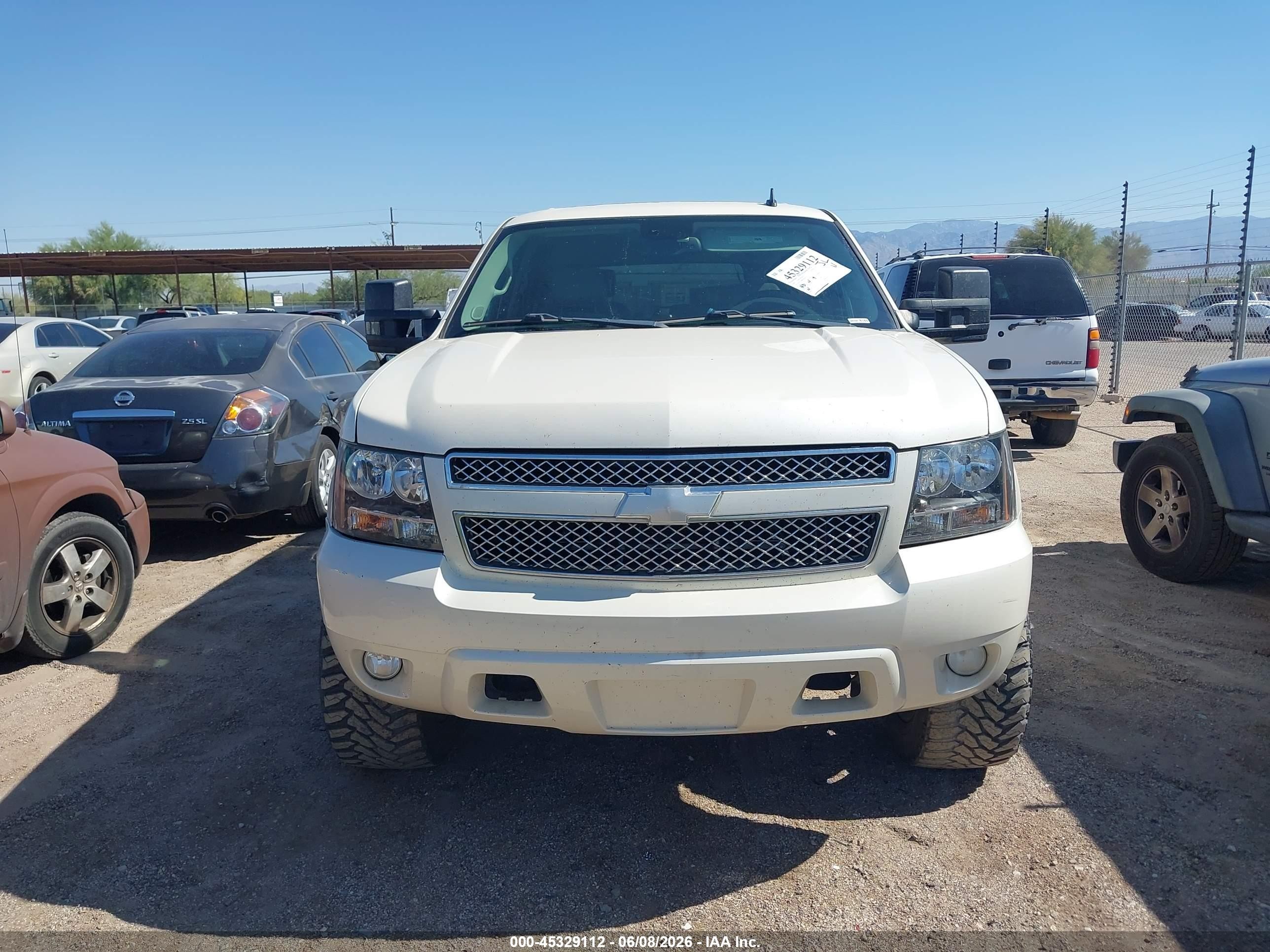 2009 Chevrolet Tahoe Ltz Кремовый vin: 1GNFK33089R166364