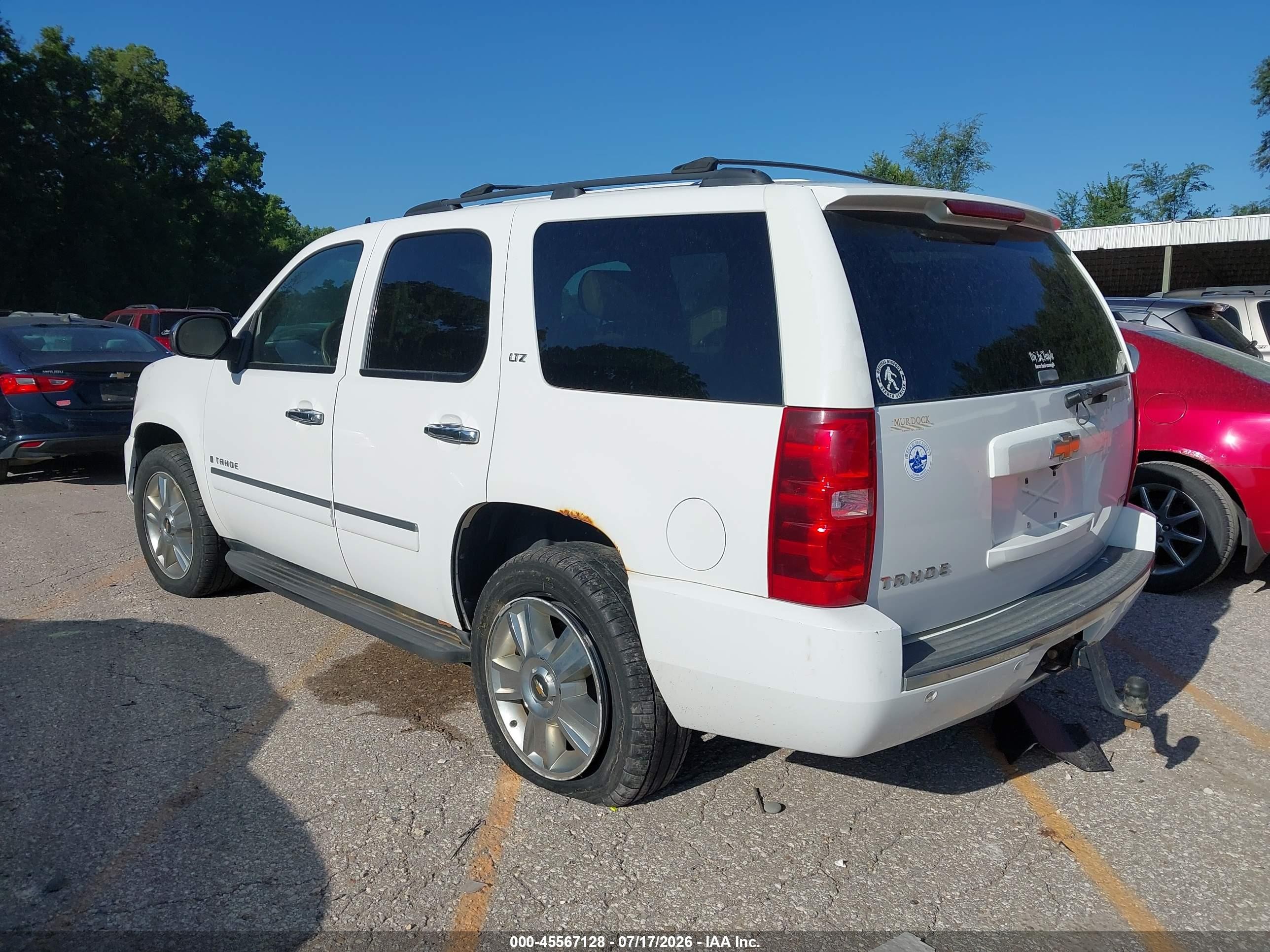 2009 Chevrolet Tahoe Ltz White vin: 1GNFK33099R214213