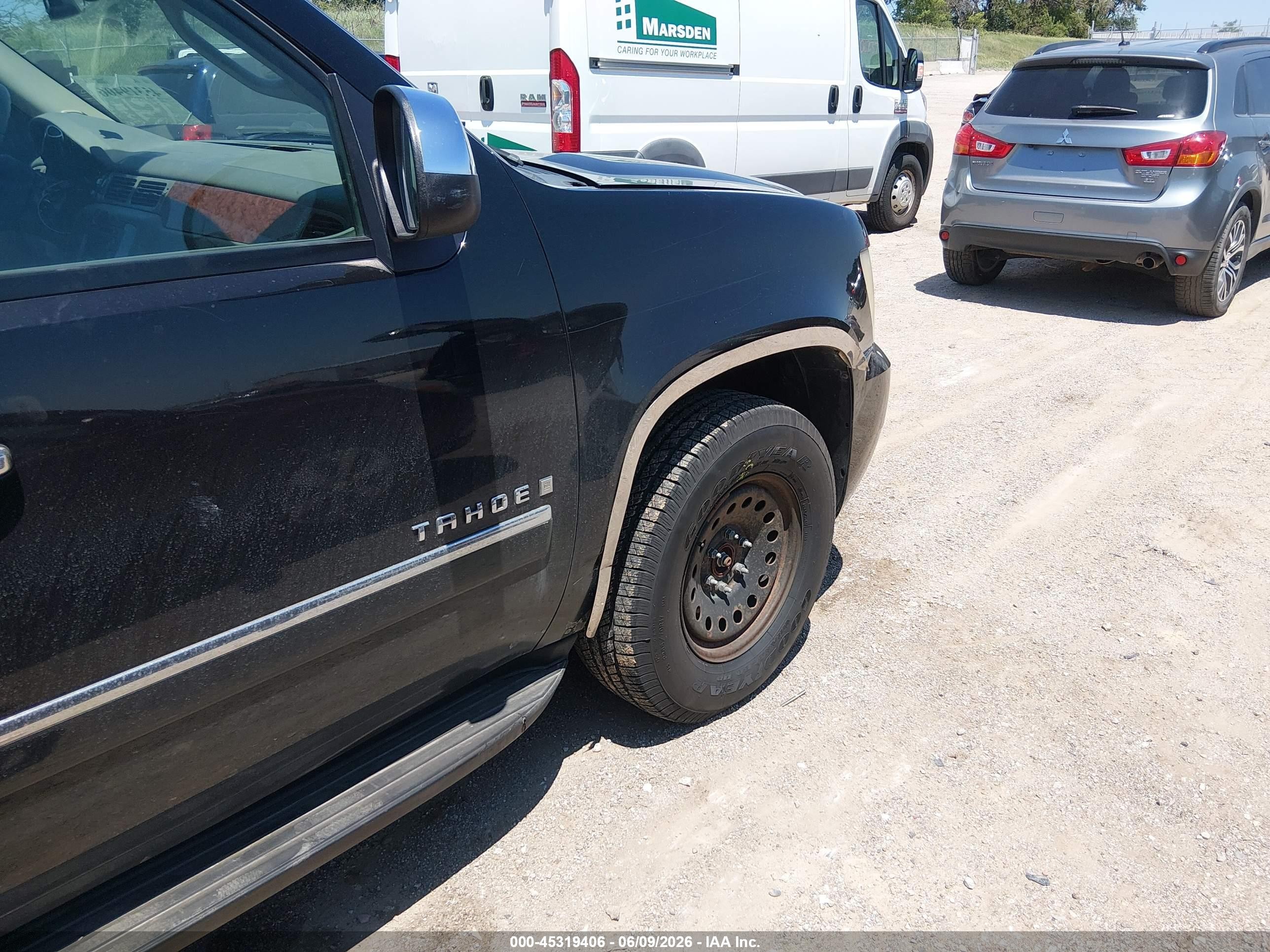 2009 Chevrolet Tahoe Ltz Black vin: 1GNFK330X9R280396